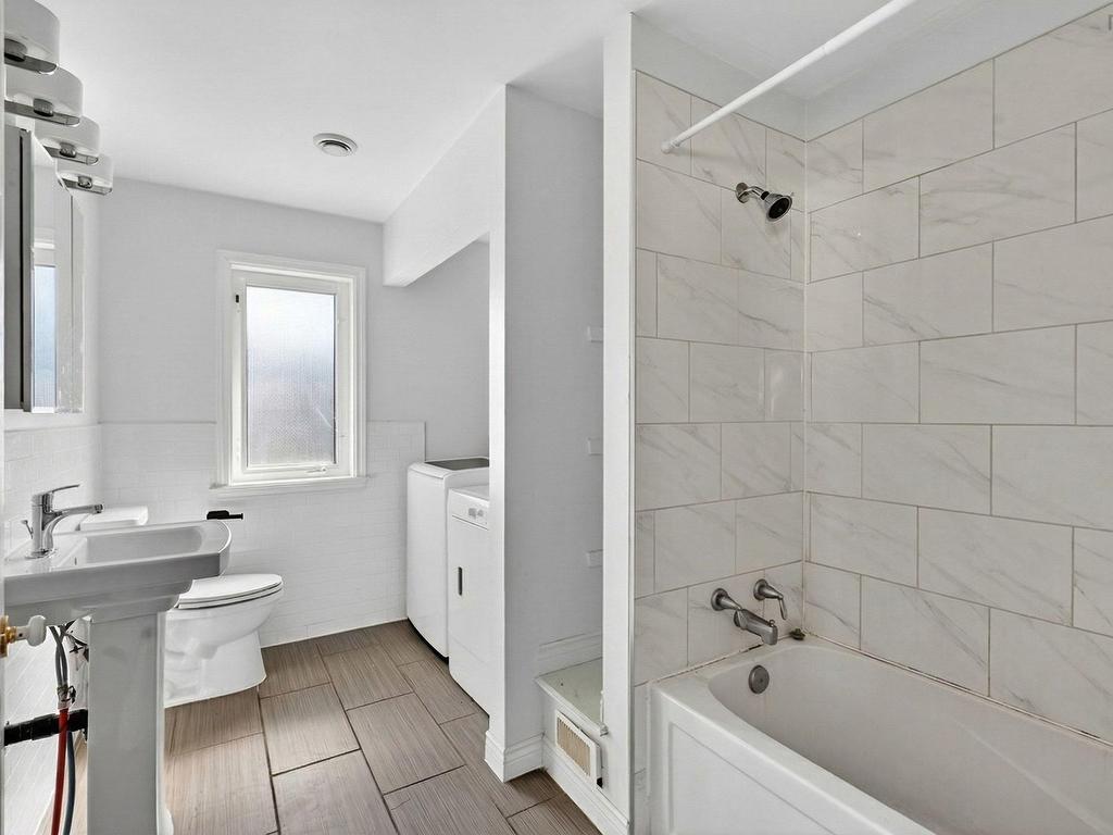 












38 Evans Avenue

,
Halifax,




NS
B3M 1C2


