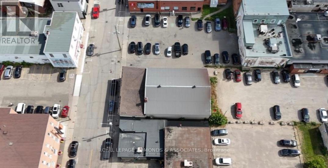 












186 ALBERT STREET

,
Pembroke,







Ontario
K8A4K6


