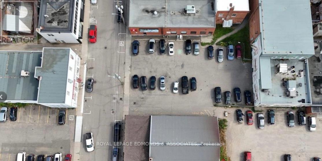 












186 ALBERT STREET

,
Pembroke,







Ontario
K8A4K6


