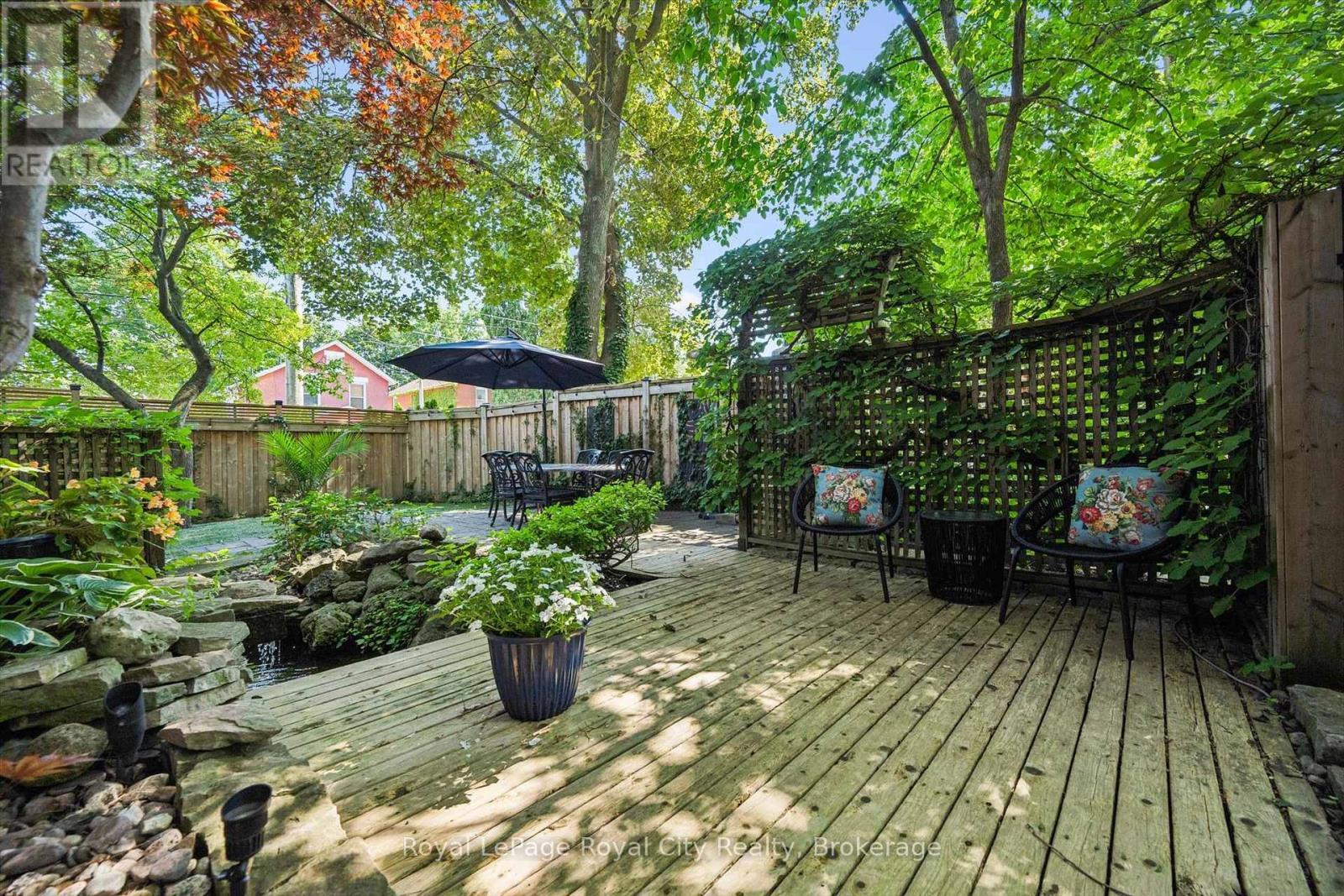 












1 BARBER AVENUE

,
Guelph (Exhibition Park),




Ontario
N1H5E6

