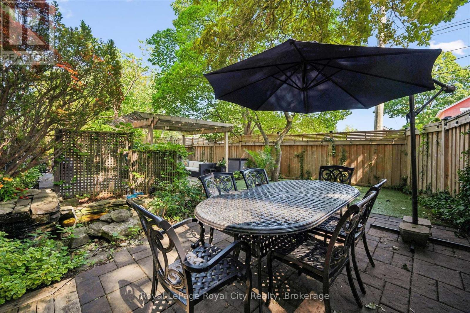 












1 BARBER AVENUE

,
Guelph (Exhibition Park),




Ontario
N1H5E6

