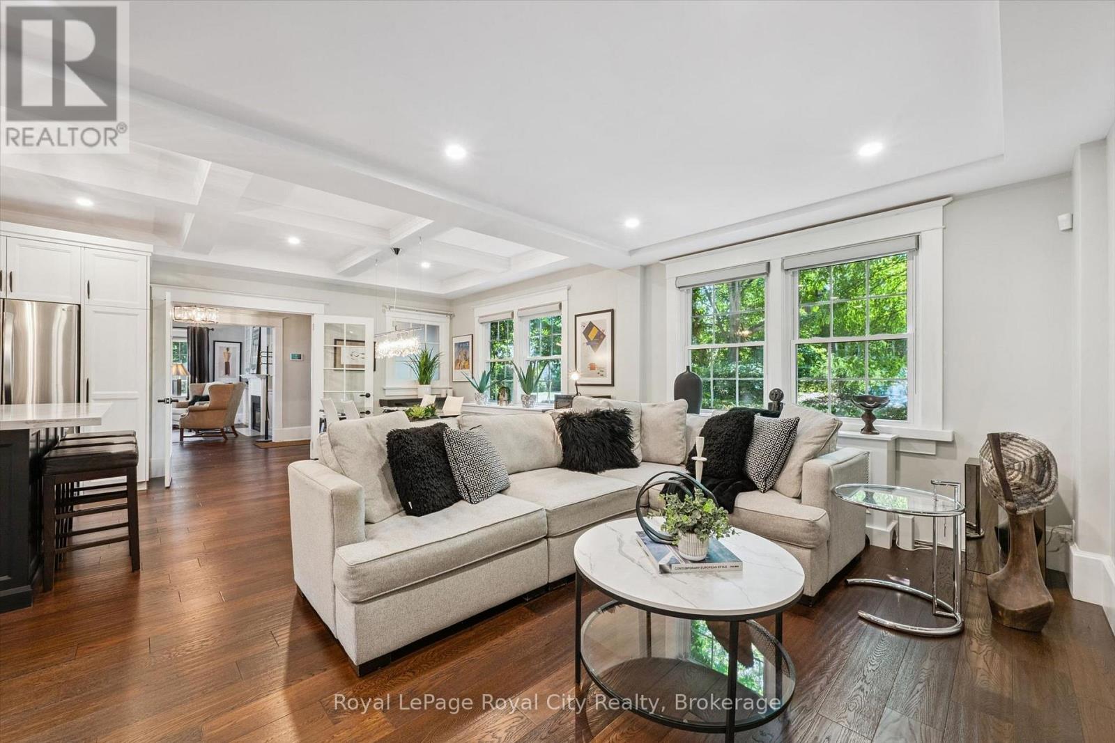 












1 BARBER AVENUE

,
Guelph (Exhibition Park),




Ontario
N1H5E6

