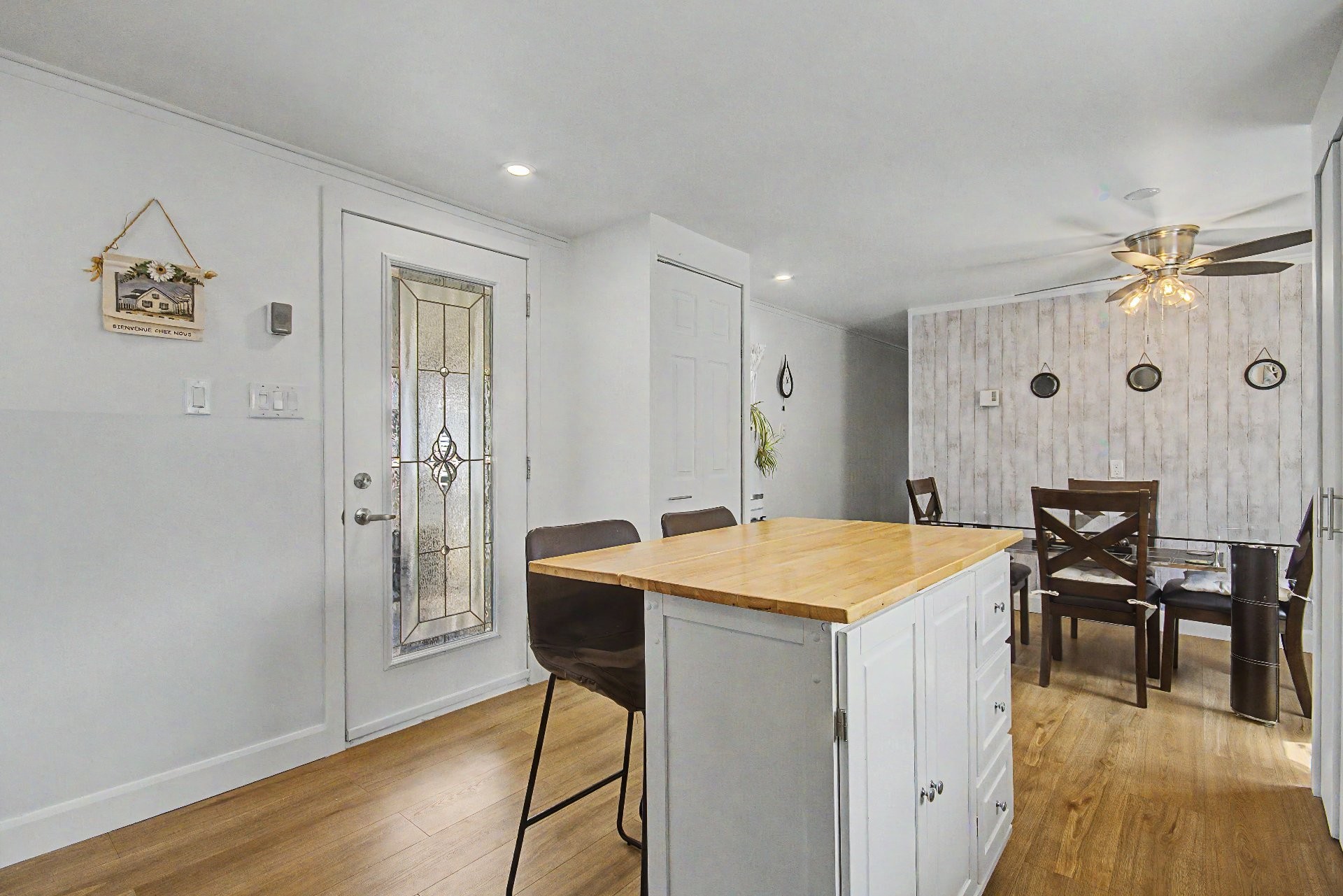 









3950


Boul. Sir-Wilfrid-Laurier

, 301,
Longueuil (Saint-Hubert),




QC
J3Y5Y9

