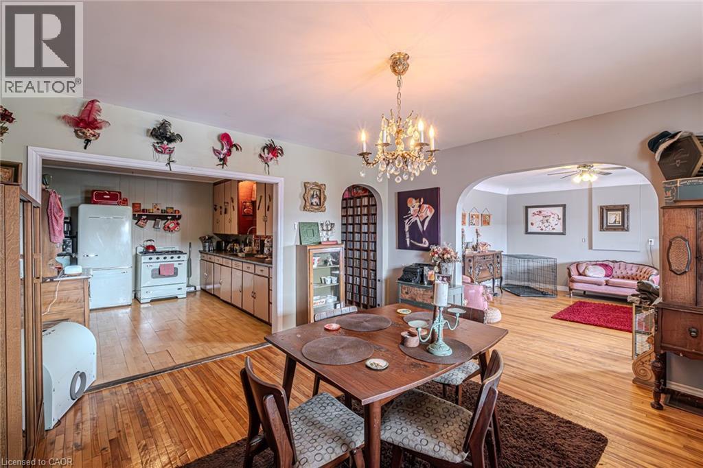 












4 ALBERT Street

,
Langton,




Ontario
N0E1G0

