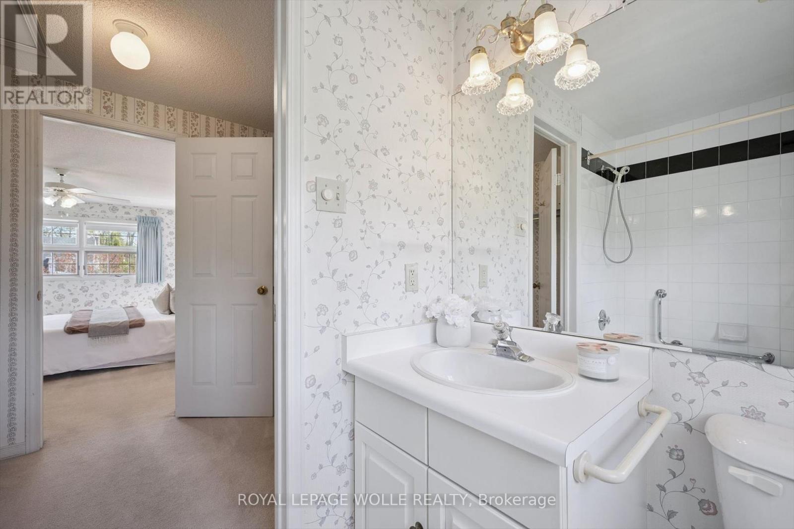 












363 NORTHLAKE DRIVE

,
Waterloo,




Ontario
N2V1W6

