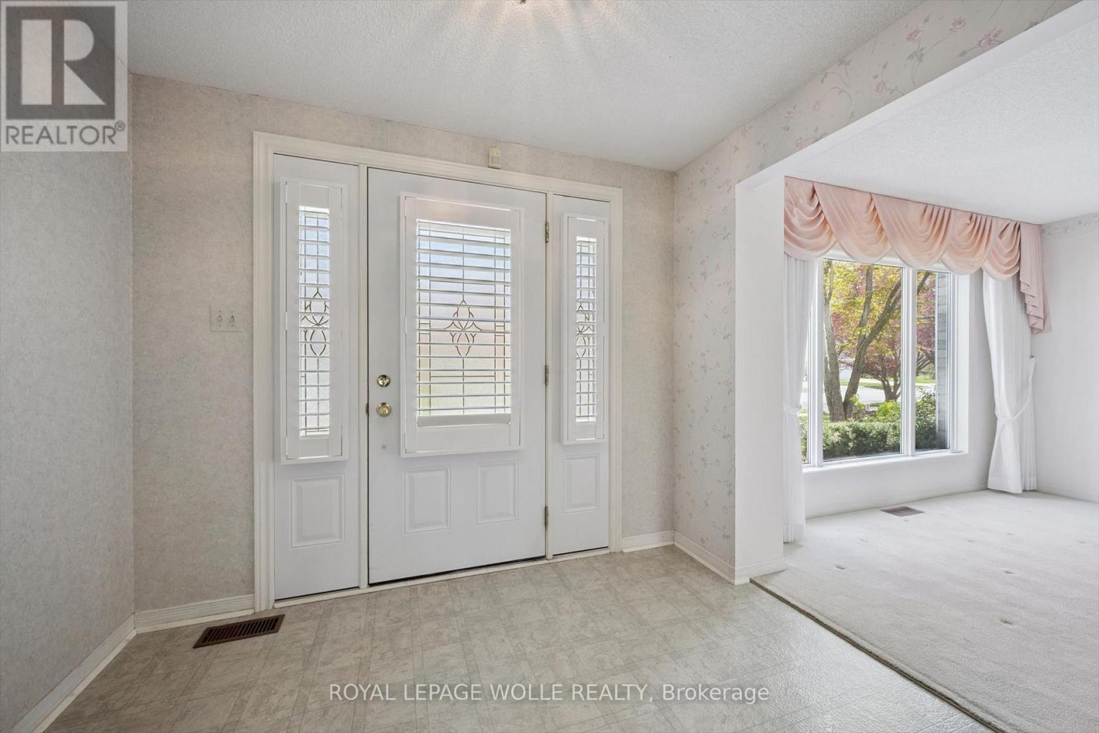 












363 NORTHLAKE DRIVE

,
Waterloo,




Ontario
N2V1W6

