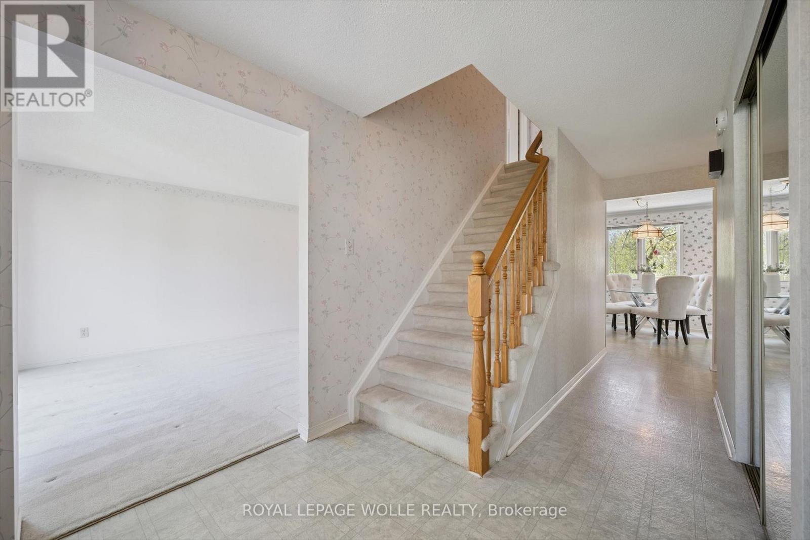 












363 NORTHLAKE DRIVE

,
Waterloo,




Ontario
N2V1W6

