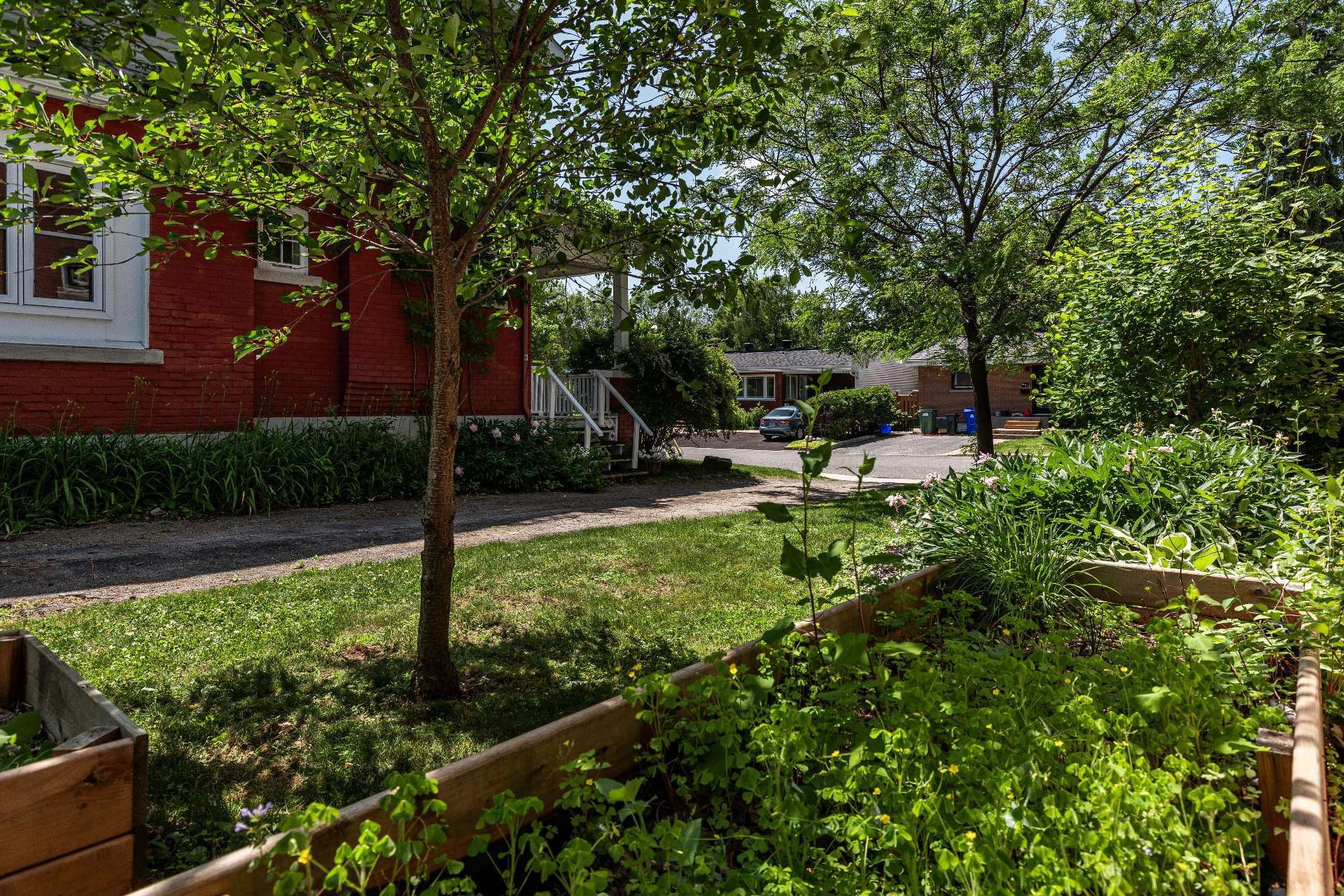 









432


Rue Parker

,
Gatineau (Aylmer),




QC
J9H4P7

