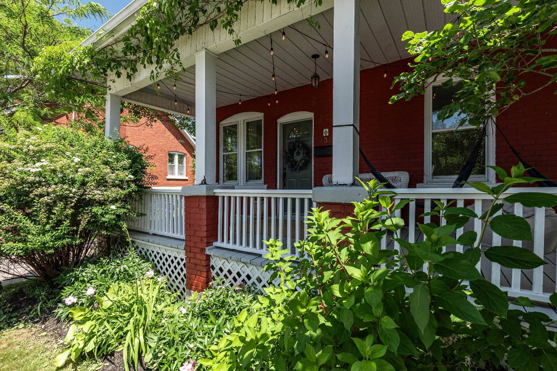 









432


Rue Parker

,
Gatineau (Aylmer),




QC
J9H4P7

