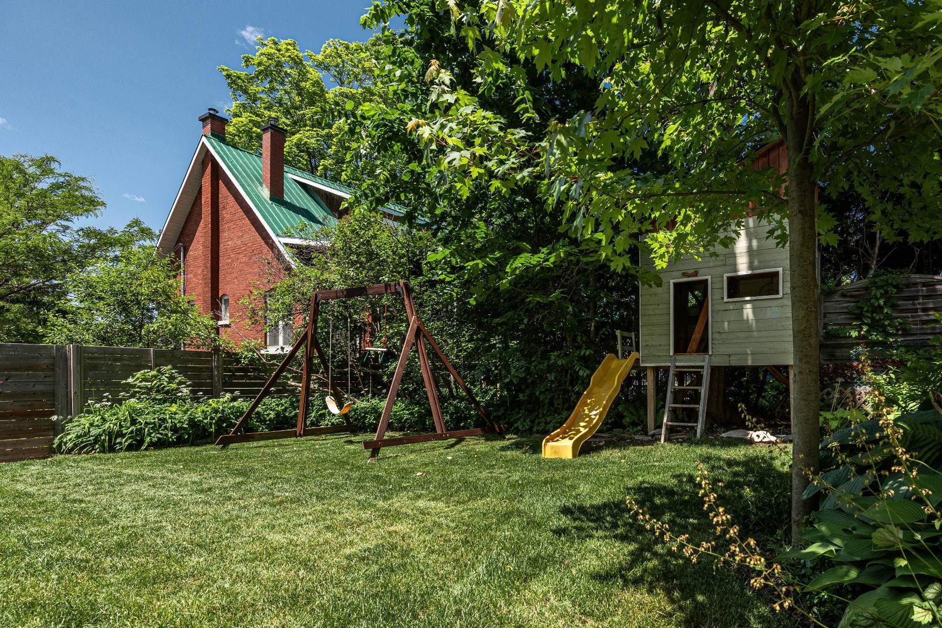 









432


Rue Parker

,
Gatineau (Aylmer),




QC
J9H4P7

