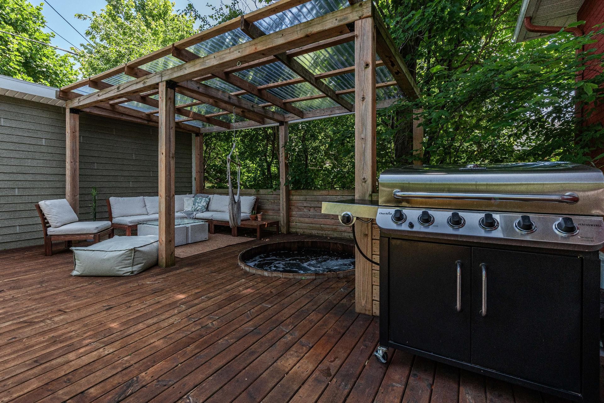 









432


Rue Parker

,
Gatineau (Aylmer),




QC
J9H4P7

