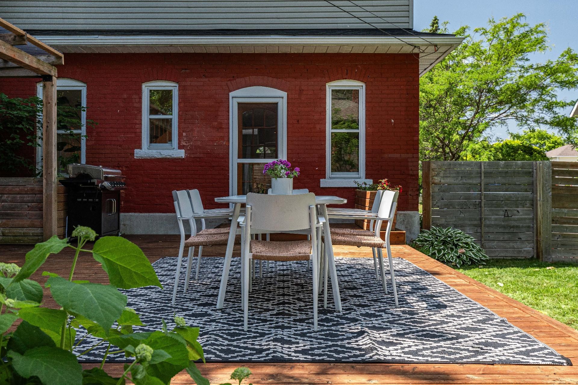 









432


Rue Parker

,
Gatineau (Aylmer),




QC
J9H4P7

