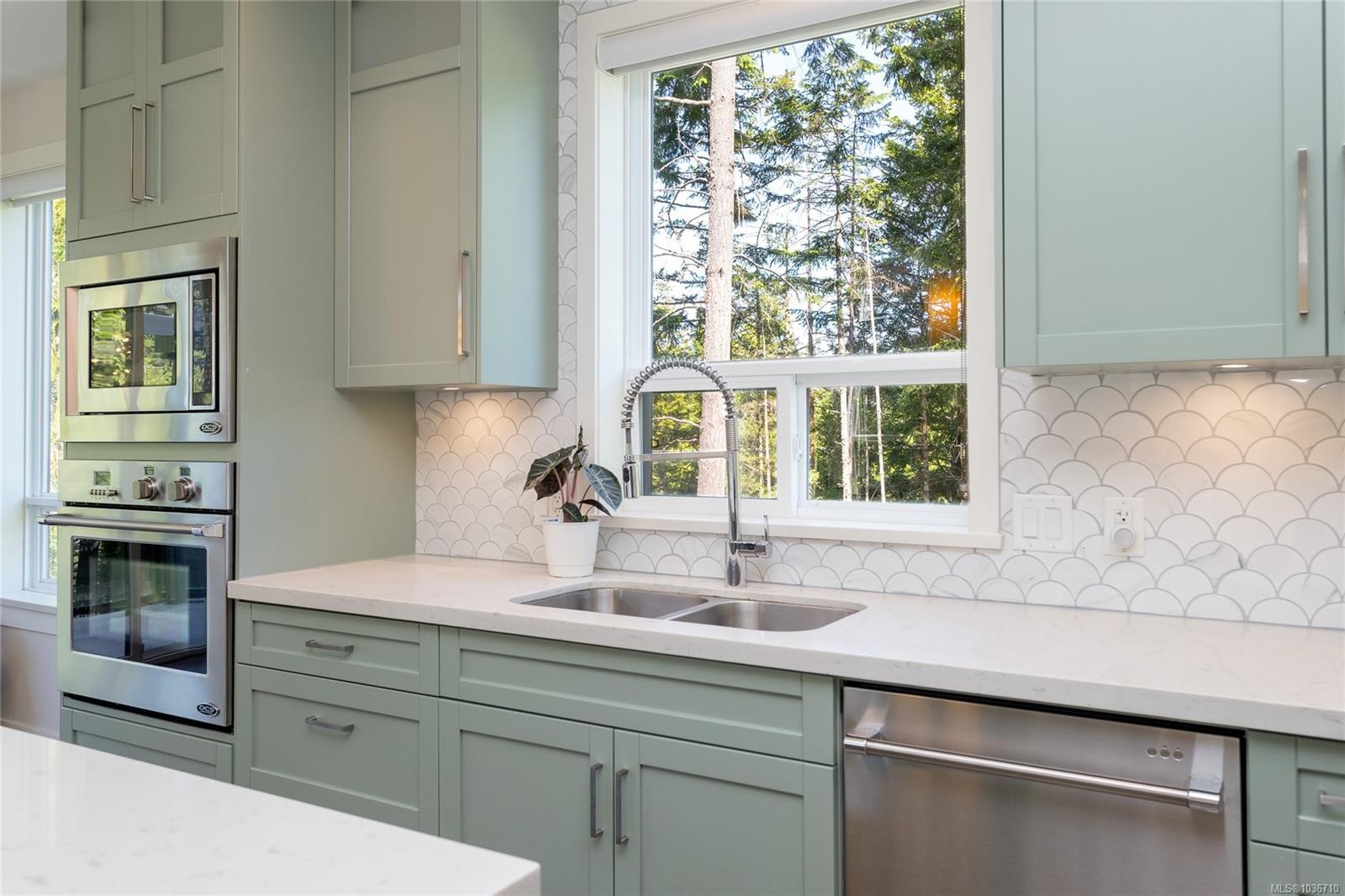 









2044


Rivers

Crossing,
Highlands,




BC
V9B 0S6

