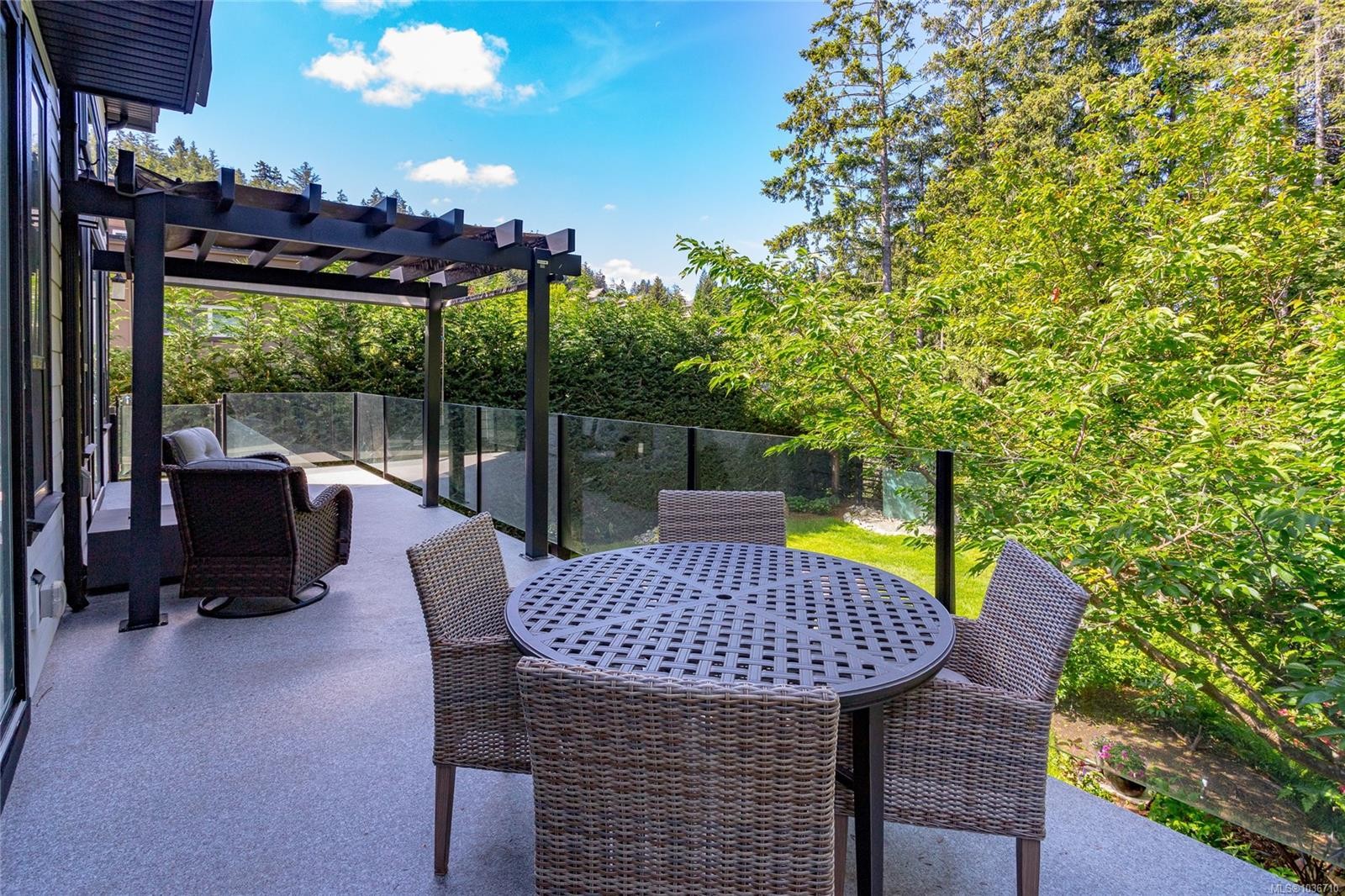 









2044


Rivers

Crossing,
Highlands,




BC
V9B 0S6

