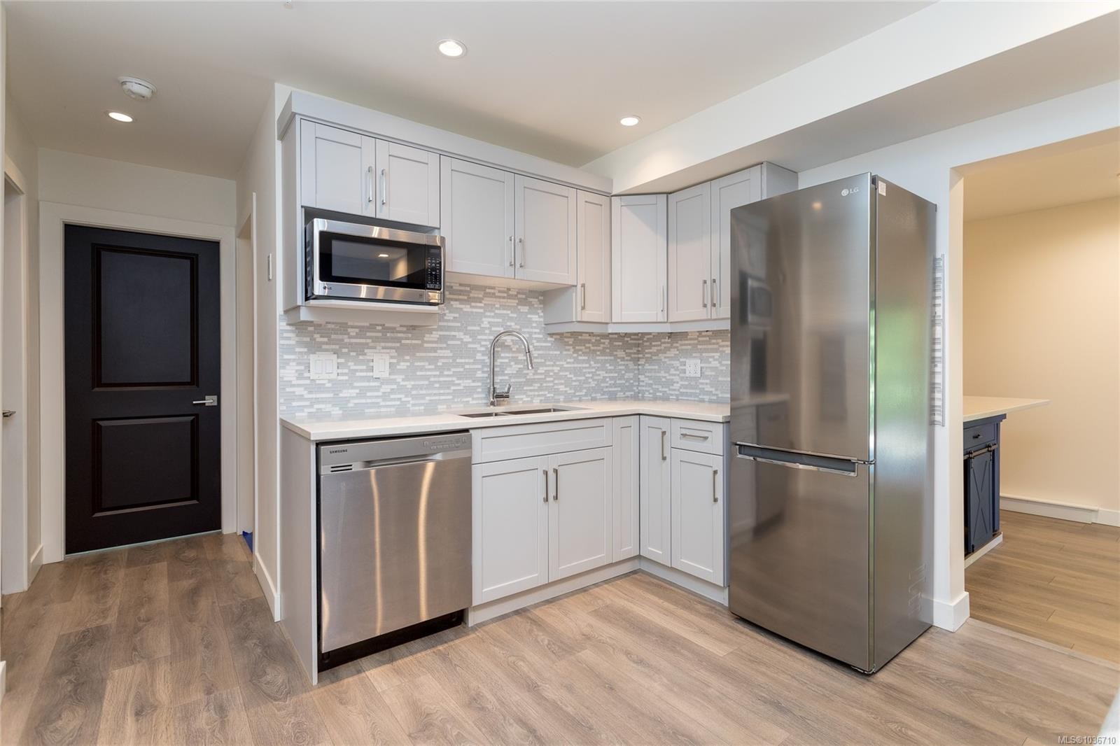 









2044


Rivers

Crossing,
Highlands,




BC
V9B 0S6

