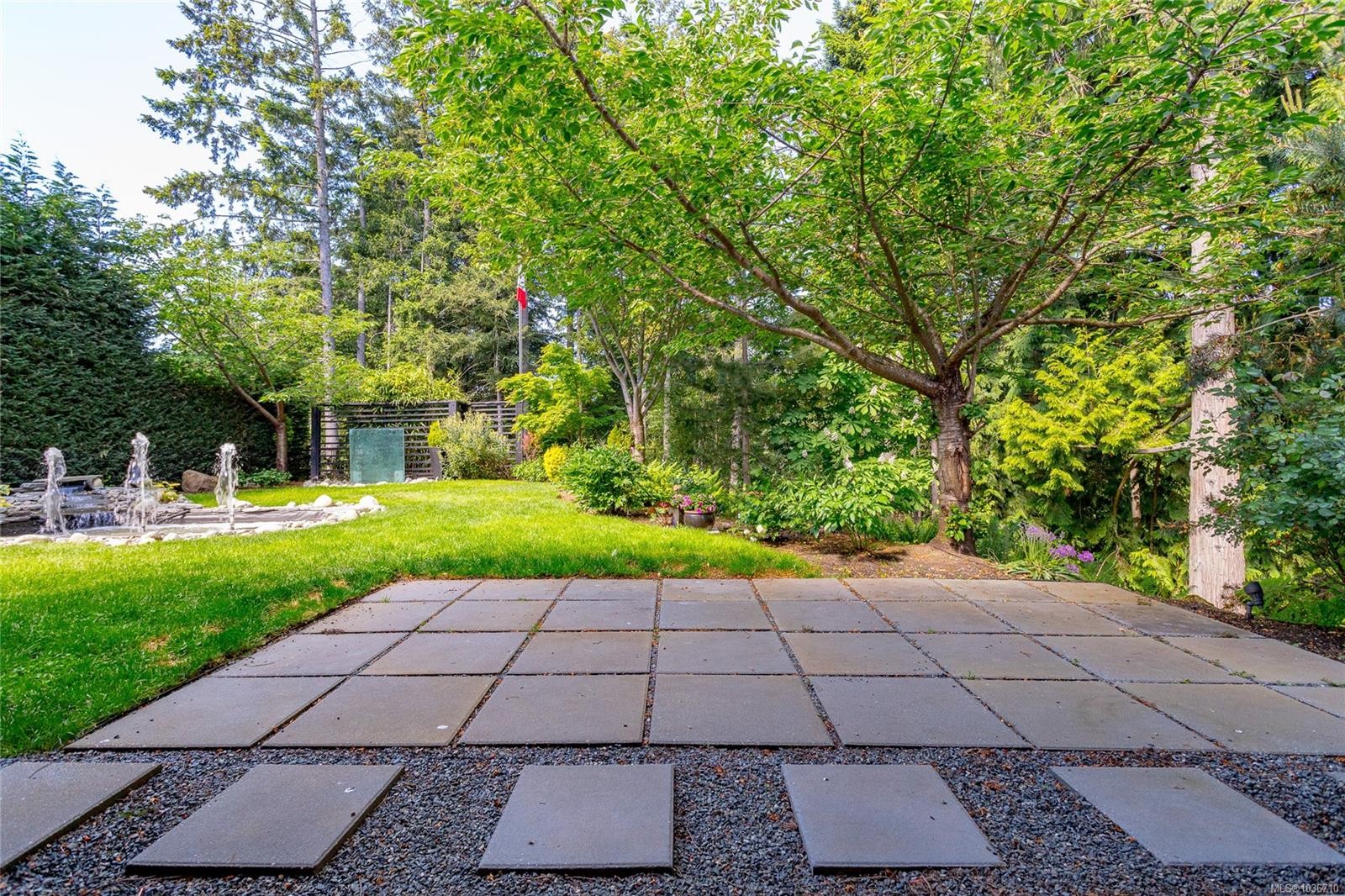









2044


Rivers

Crossing,
Highlands,




BC
V9B 0S6

