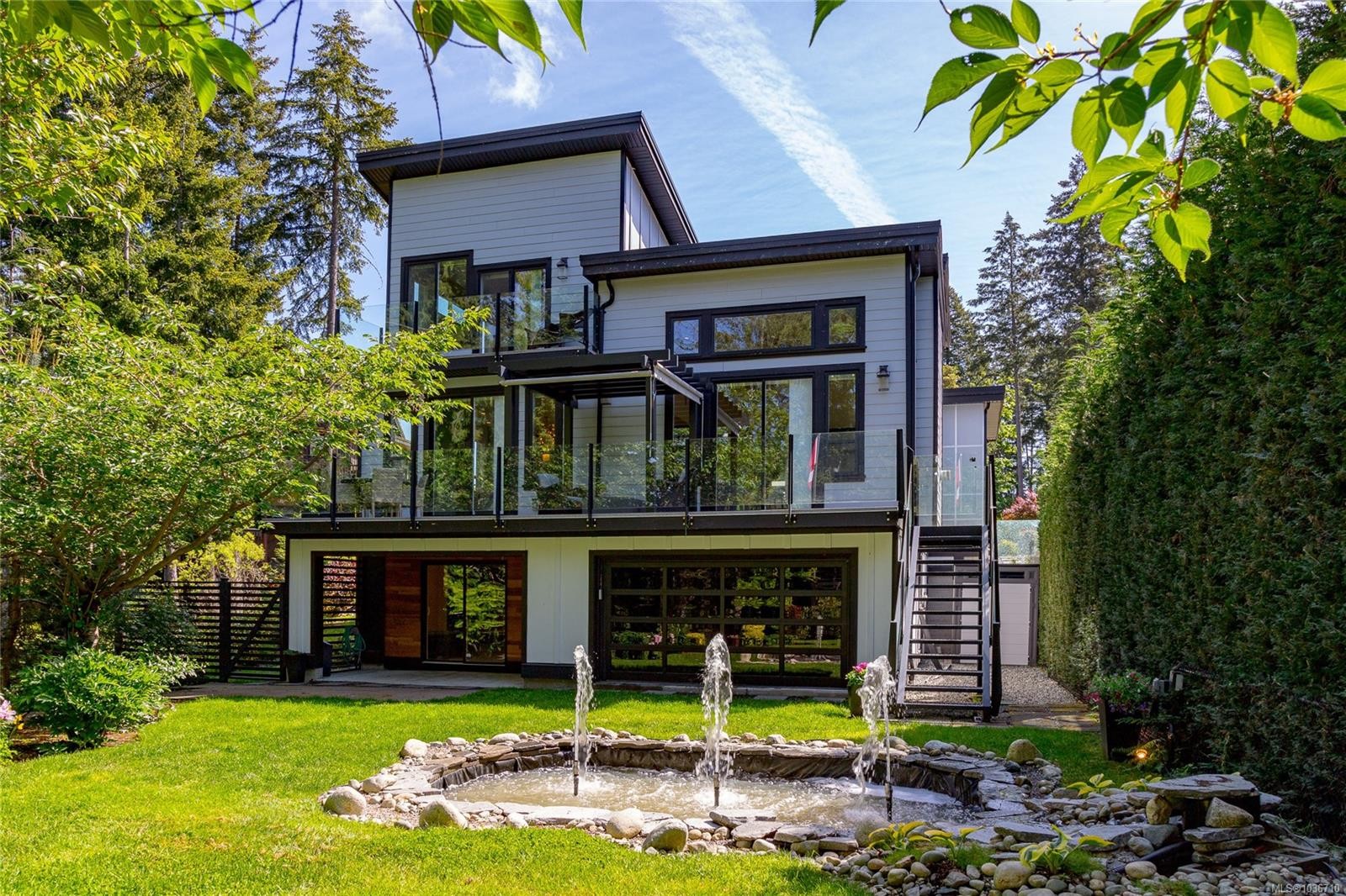 









2044


Rivers

Crossing,
Highlands,




BC
V9B 0S6

