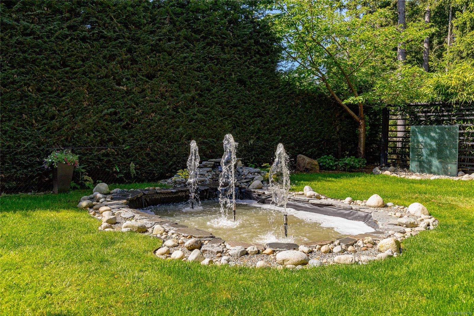 









2044


Rivers

Crossing,
Highlands,




BC
V9B 0S6

