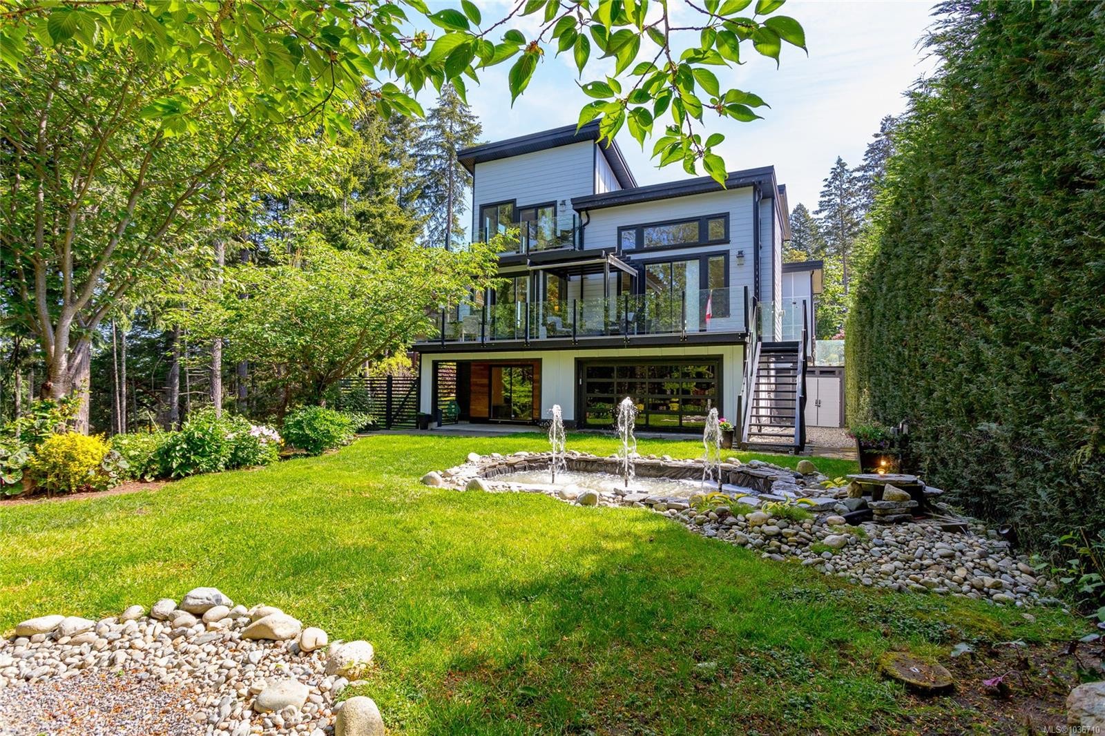 









2044


Rivers

Crossing,
Highlands,




BC
V9B 0S6

