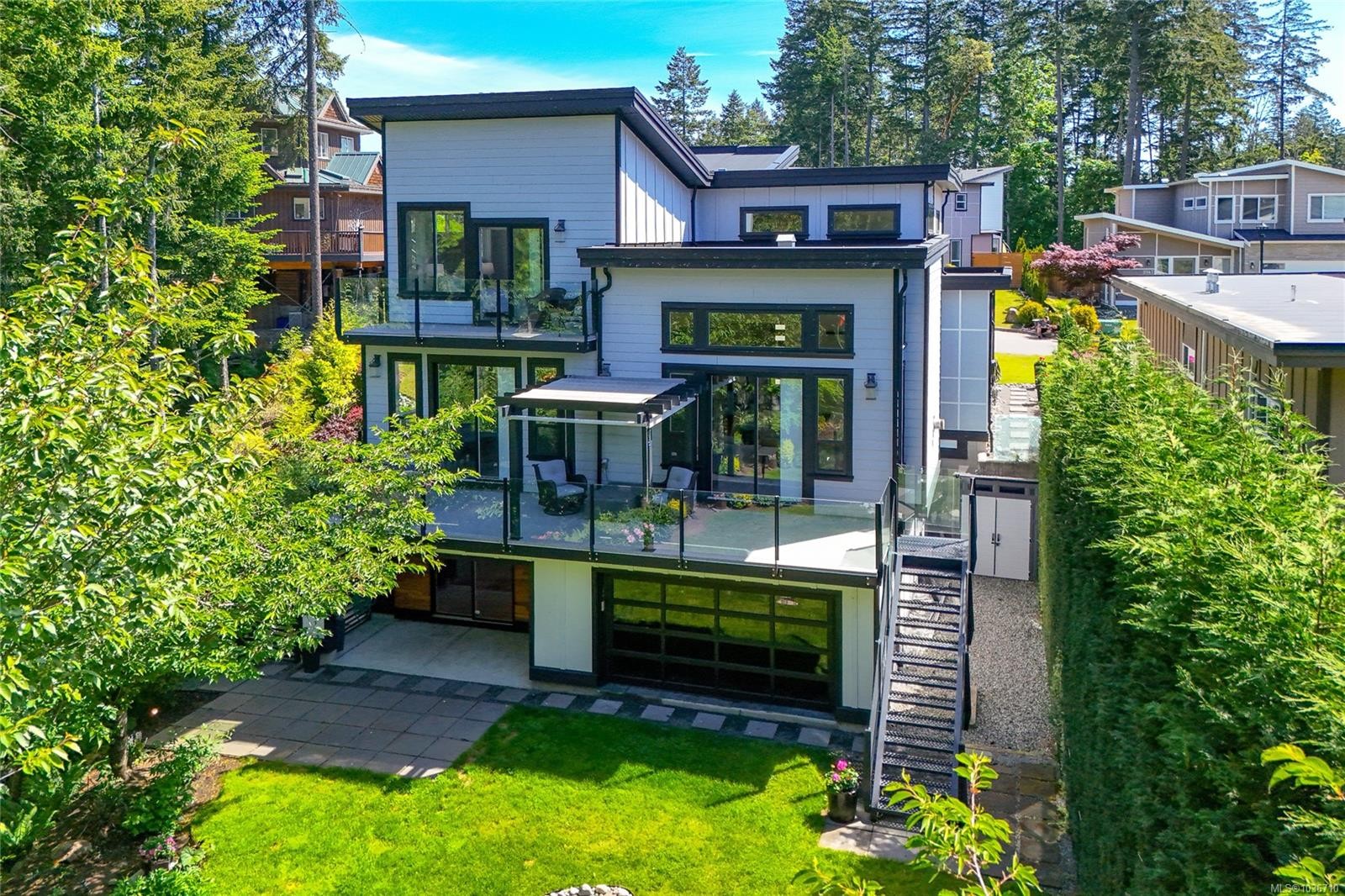 









2044


Rivers

Crossing,
Highlands,




BC
V9B 0S6

