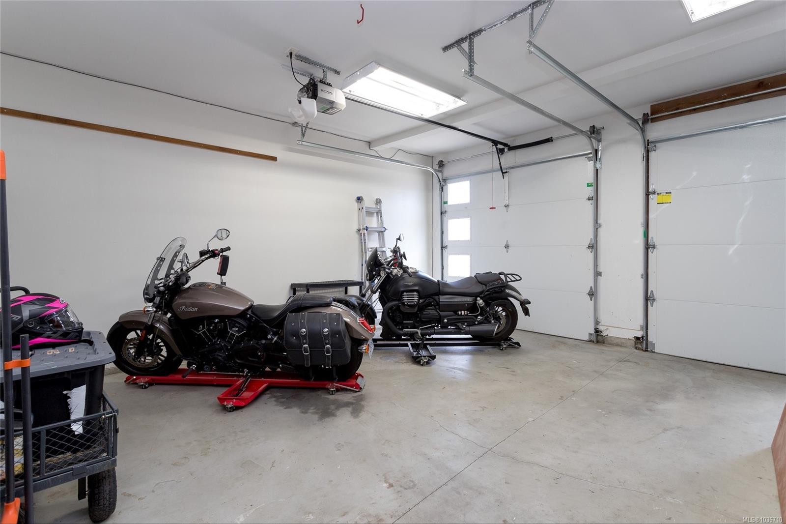 









2044


Rivers

Crossing,
Highlands,




BC
V9B 0S6


