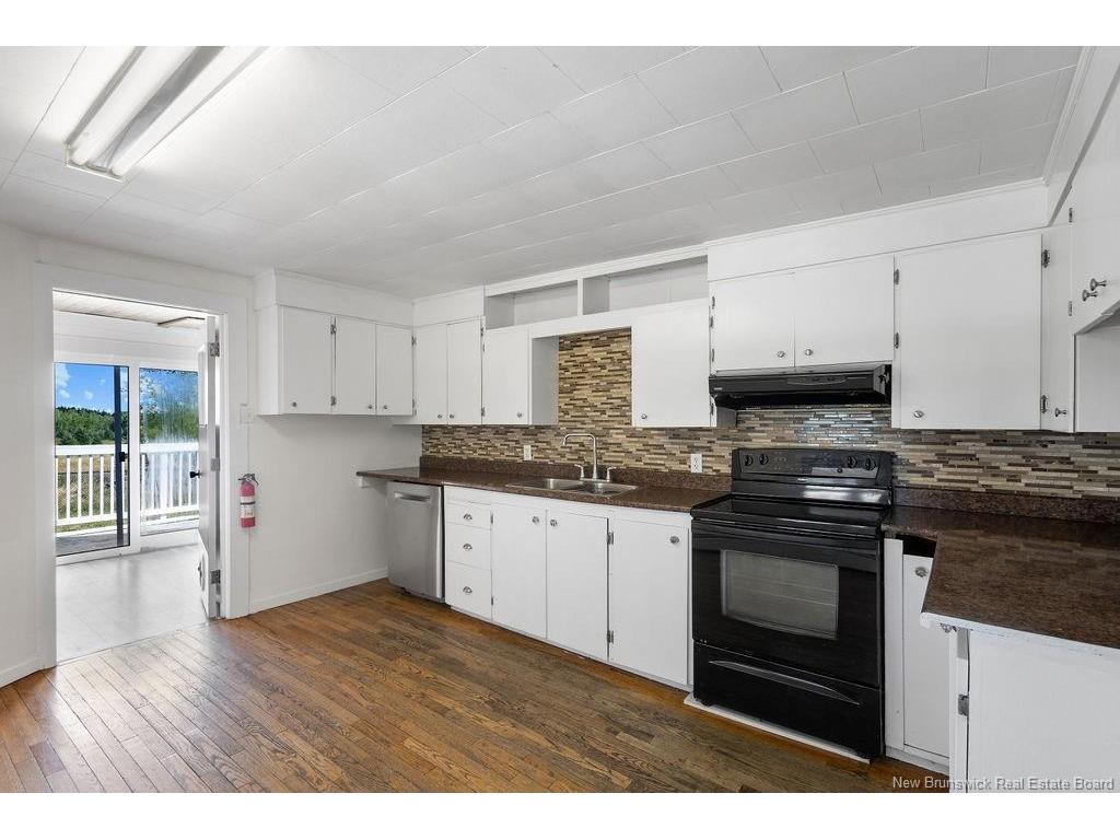 









70


Sullivan Road

,
Kouchibouguac,







NB
E4X 1L7

