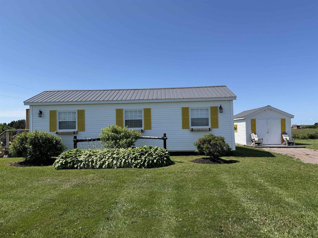 












385 Stompin Tom Road

,
Skinners Pond,




PE
C0B 2B0

