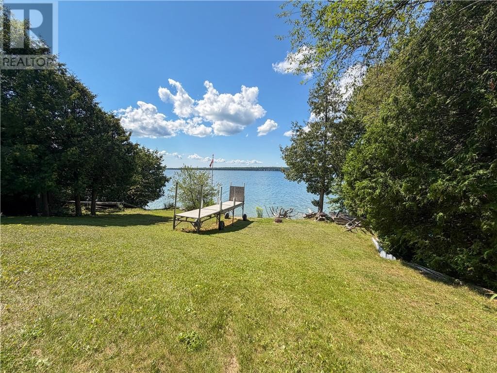 












75 Holmes Street

,
Spring Bay, Manitoulin Island,




Ontario
P0P2B0

