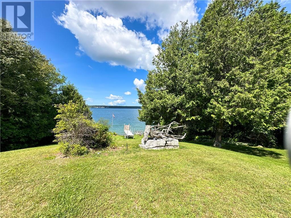 












75 Holmes Street

,
Spring Bay, Manitoulin Island,




Ontario
P0P2B0

