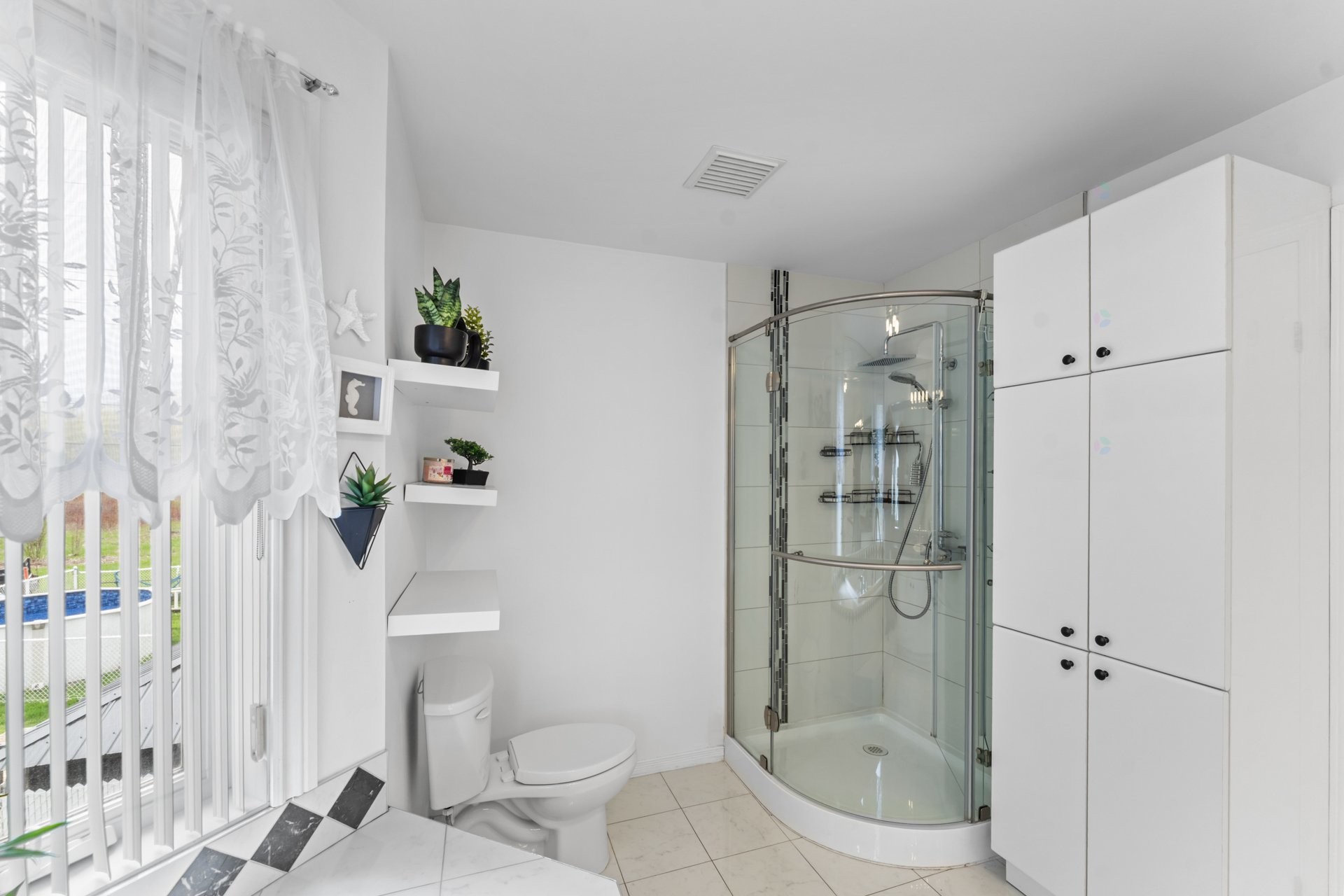 









3442

 - 3446


Rue Édith

,
Laval (Chomedey),




QC
H7P9Z7

