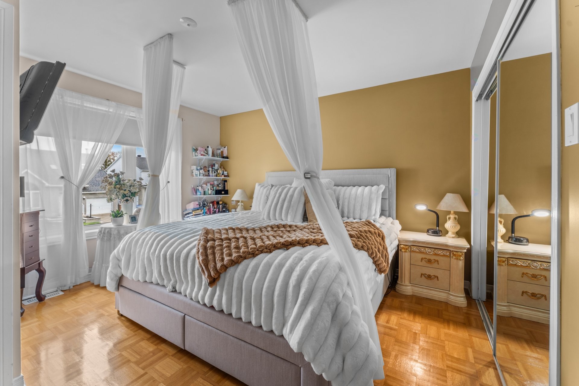 









3442

 - 3446


Rue Édith

,
Laval (Chomedey),




QC
H7P9Z7

