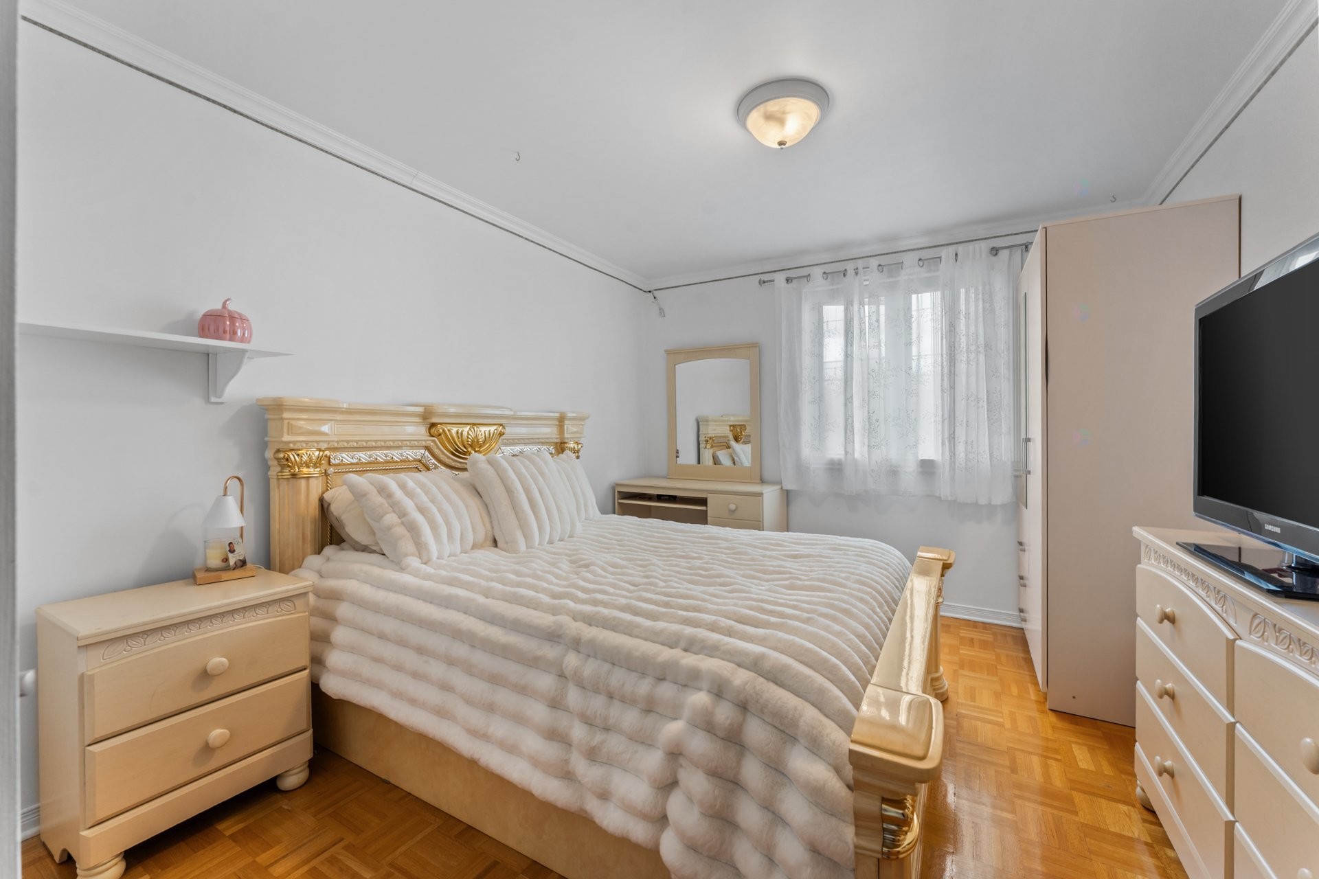 









3442

 - 3446


Rue Édith

,
Laval (Chomedey),




QC
H7P9Z7

