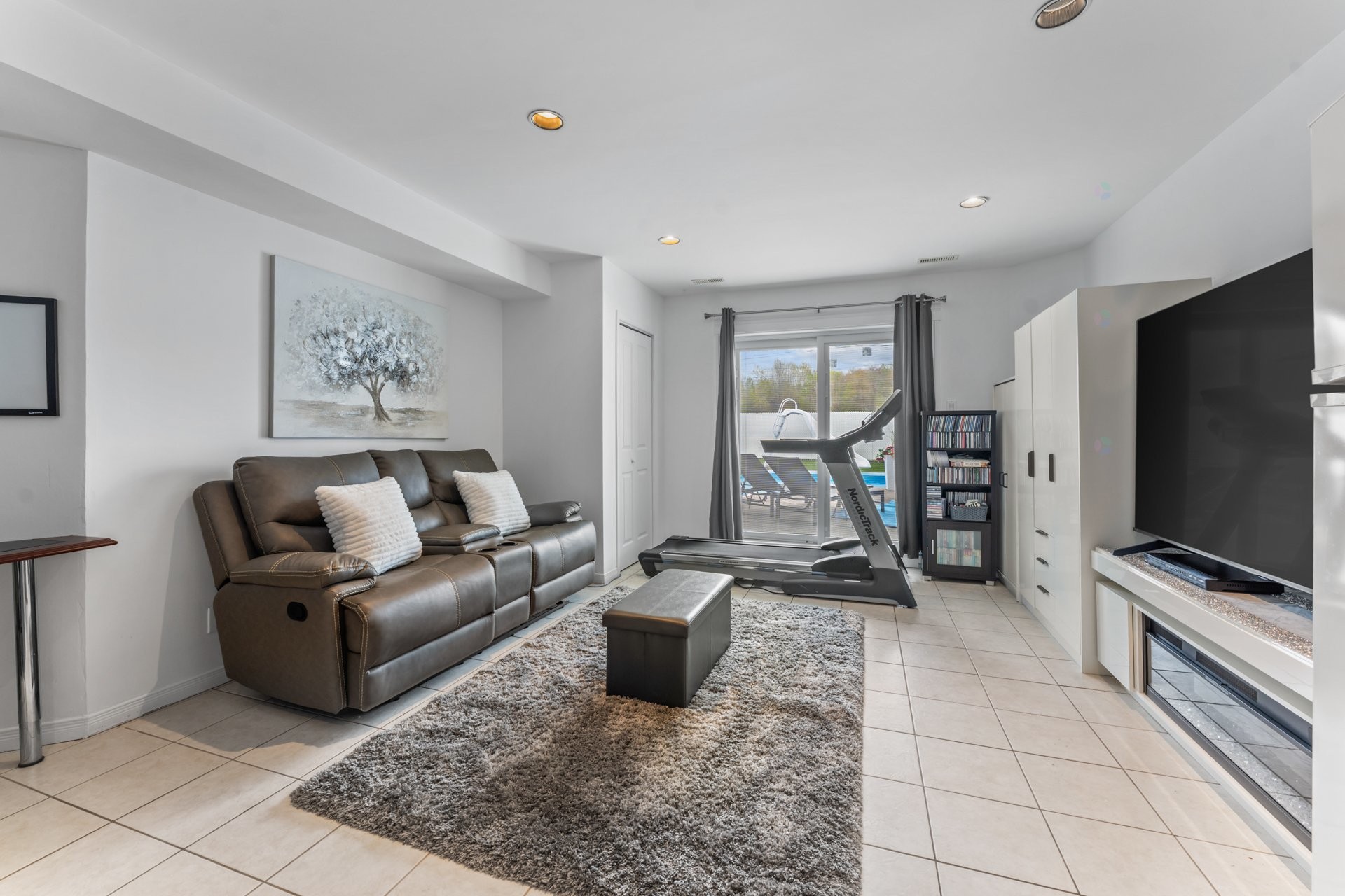 









3442

 - 3446


Rue Édith

,
Laval (Chomedey),




QC
H7P9Z7

