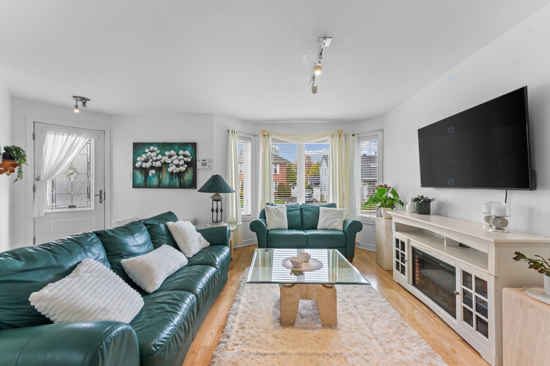 









3442

 - 3446


Rue Édith

,
Laval (Chomedey),




QC
H7P9Z7

