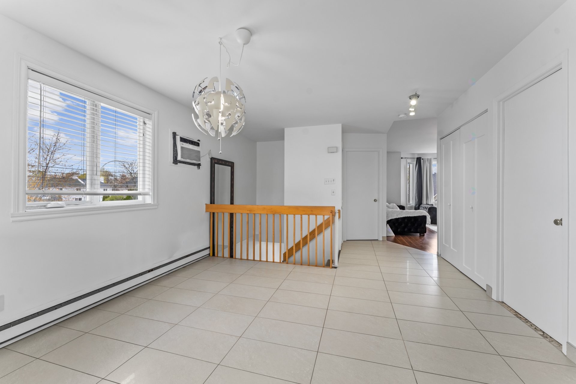 









3442

 - 3446


Rue Édith

,
Laval (Chomedey),




QC
H7P9Z7

