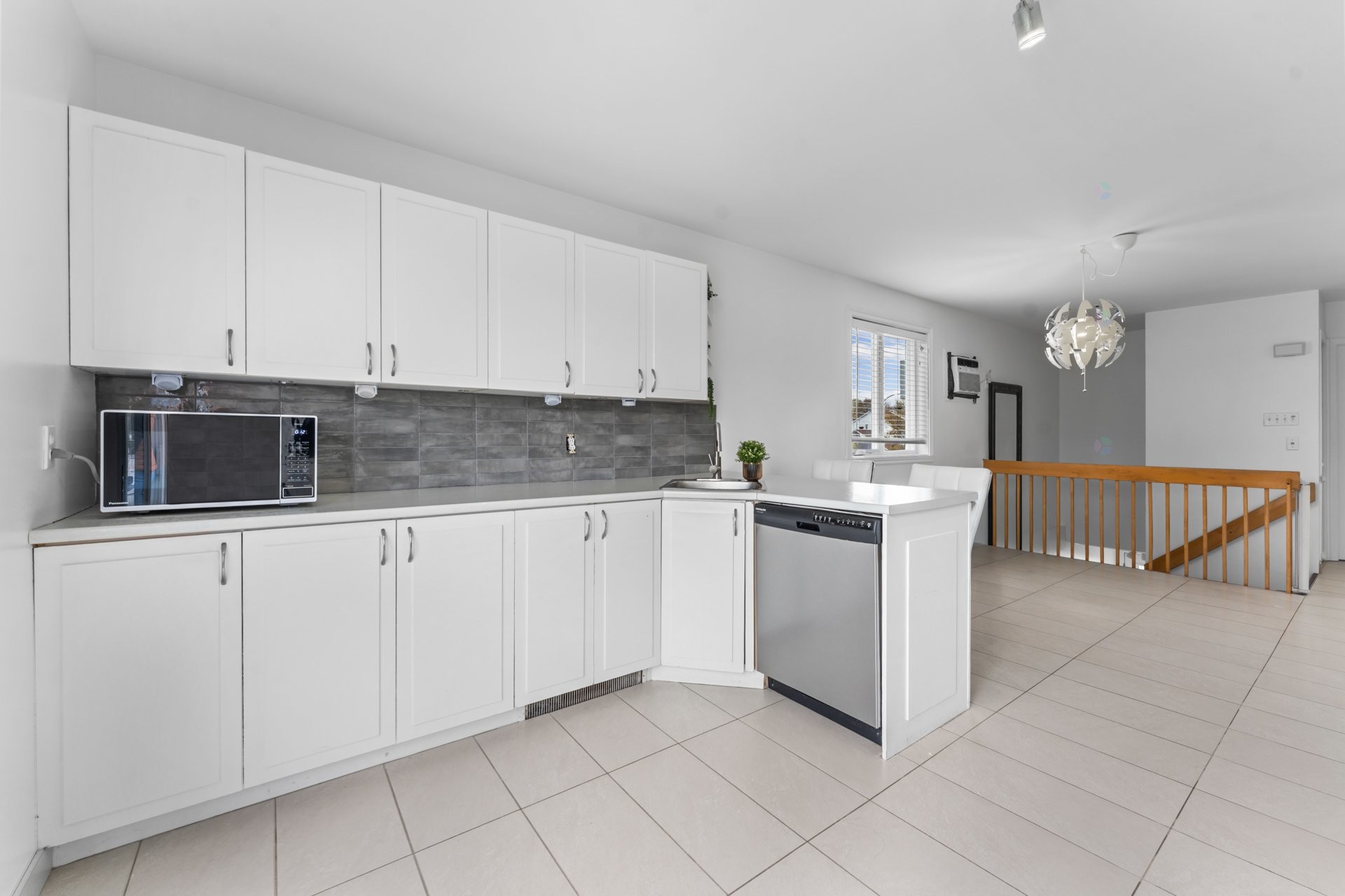 









3442

 - 3446


Rue Édith

,
Laval (Chomedey),




QC
H7P9Z7

