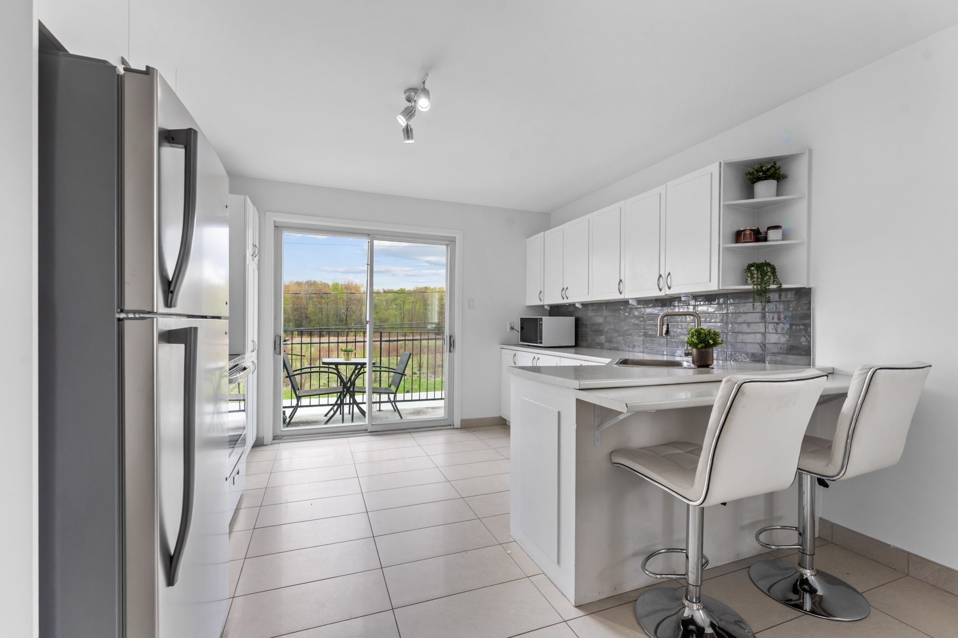 









3442

 - 3446


Rue Édith

,
Laval (Chomedey),




QC
H7P9Z7

