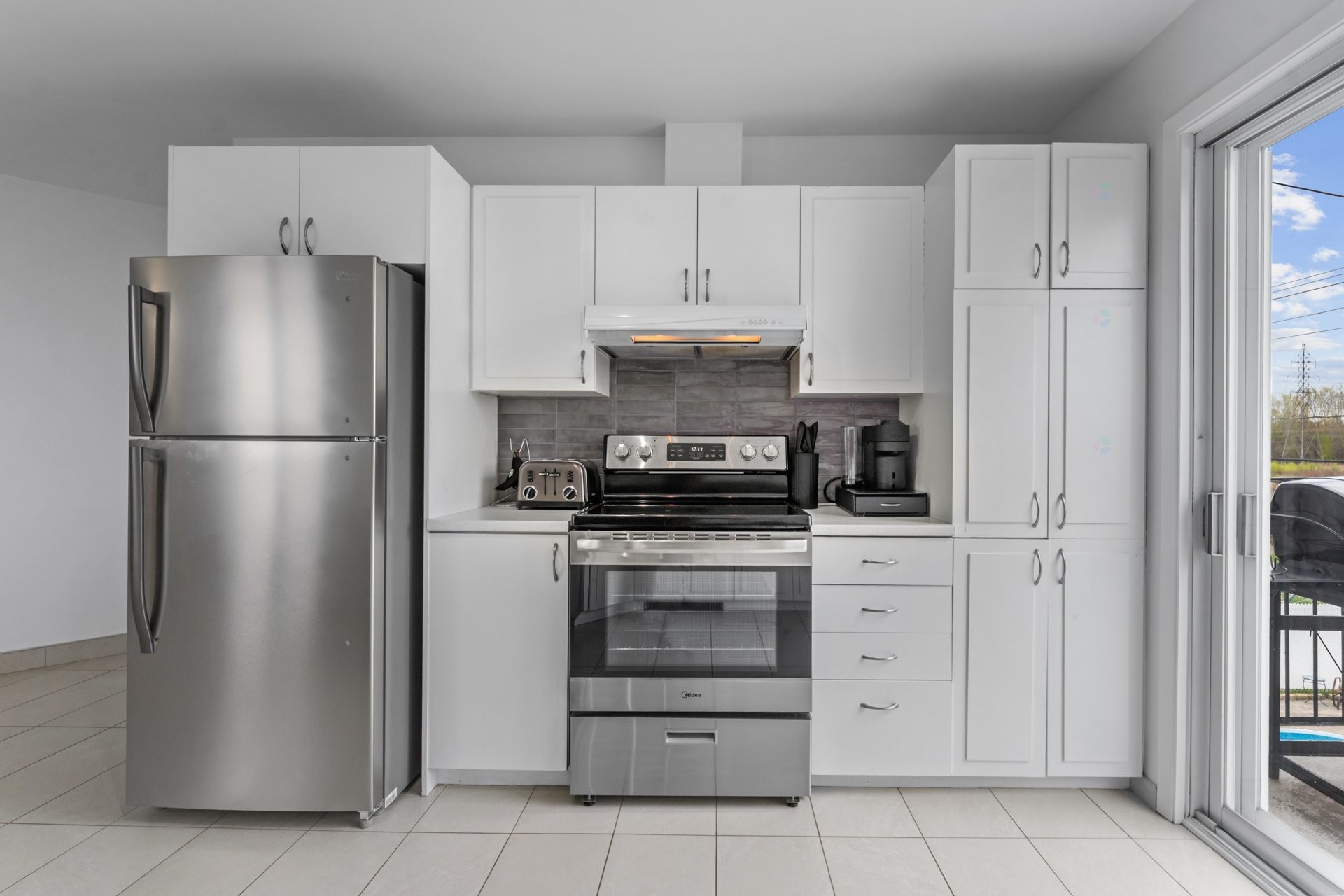 









3442

 - 3446


Rue Édith

,
Laval (Chomedey),




QC
H7P9Z7

