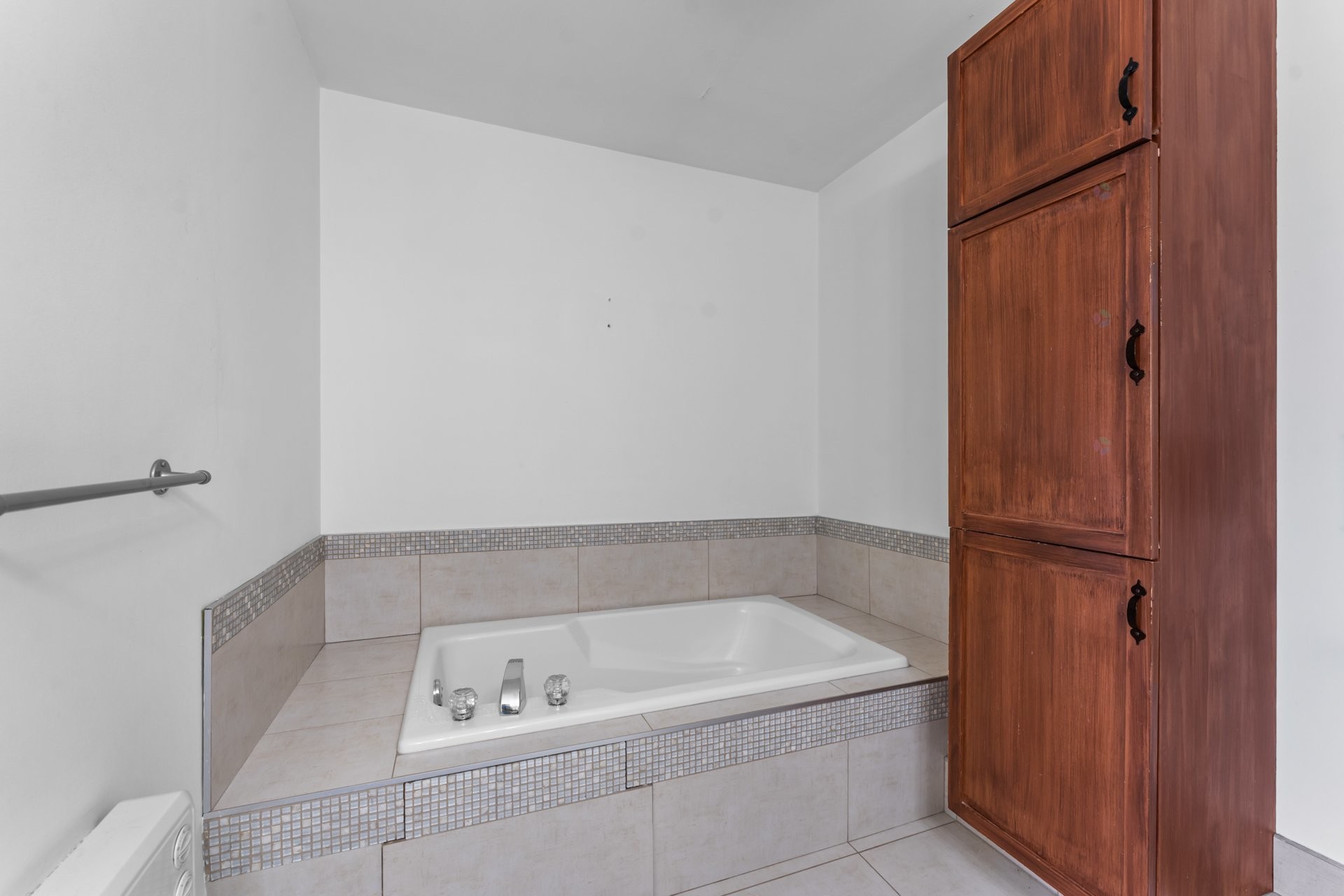 









3442

 - 3446


Rue Édith

,
Laval (Chomedey),




QC
H7P9Z7

