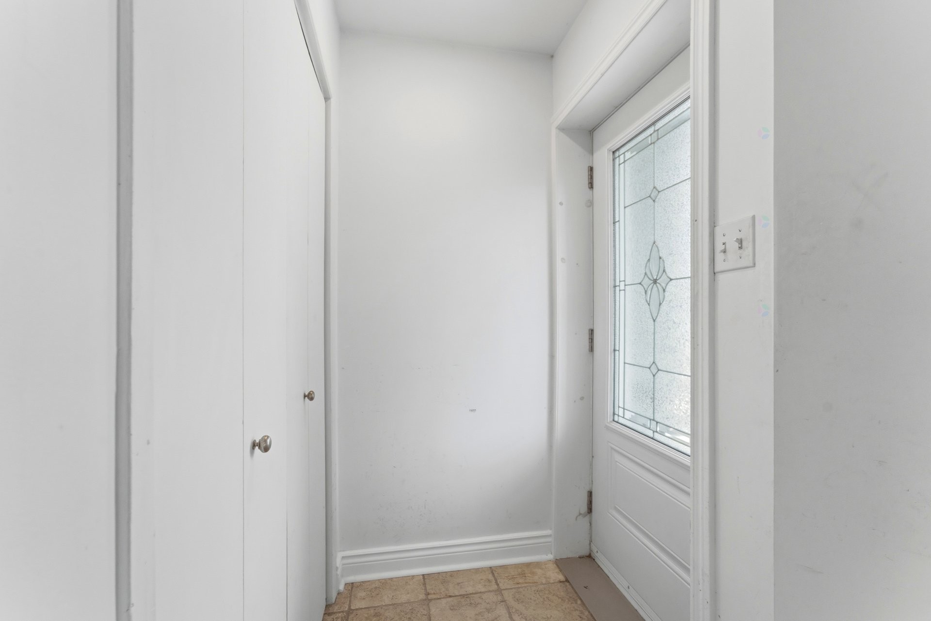 









3442

 - 3446


Rue Édith

,
Laval (Chomedey),




QC
H7P9Z7

