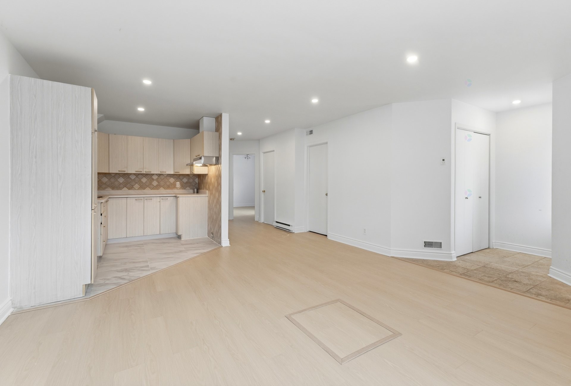 









3442

 - 3446


Rue Édith

,
Laval (Chomedey),




QC
H7P9Z7

