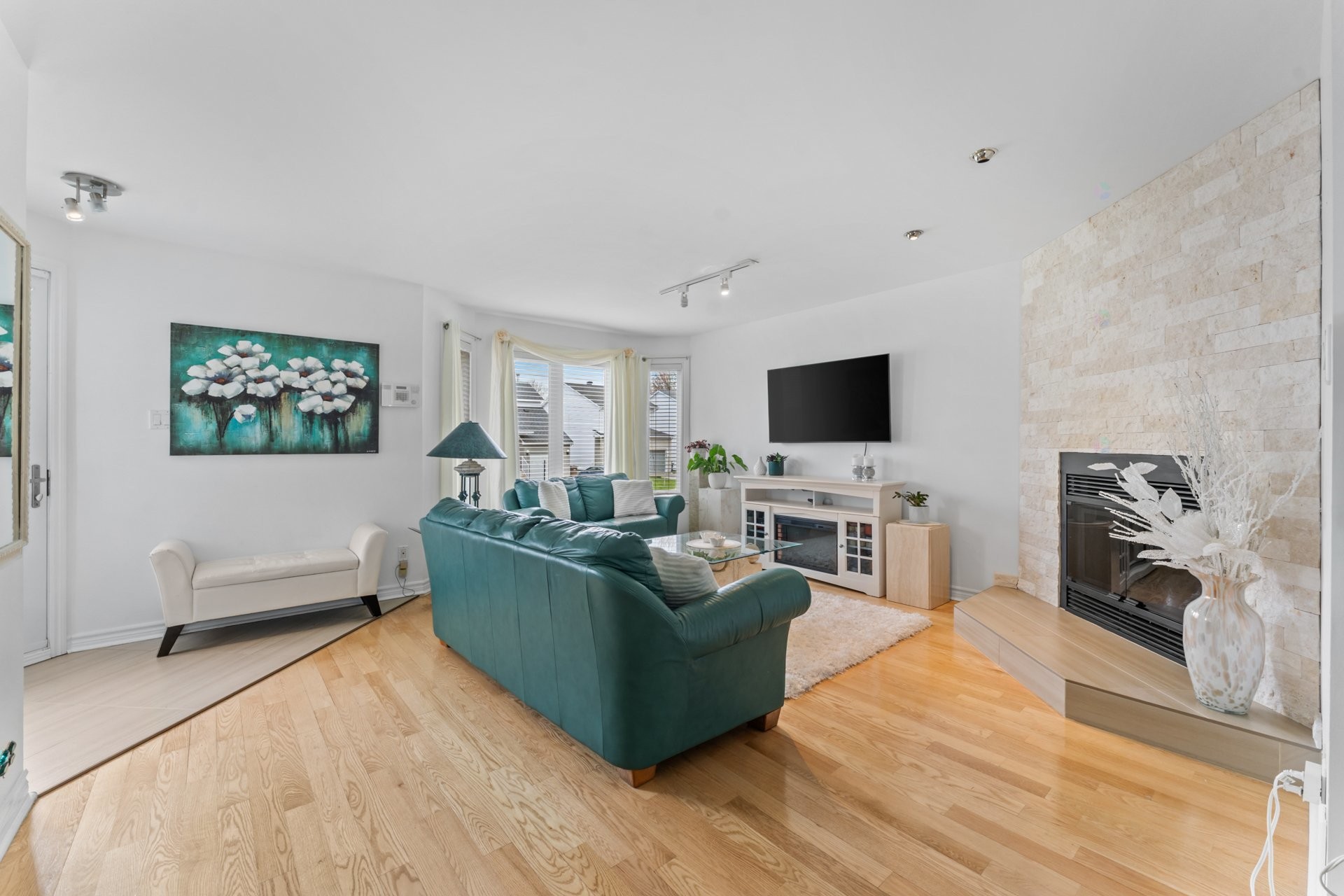 









3442

 - 3446


Rue Édith

,
Laval (Chomedey),




QC
H7P9Z7

