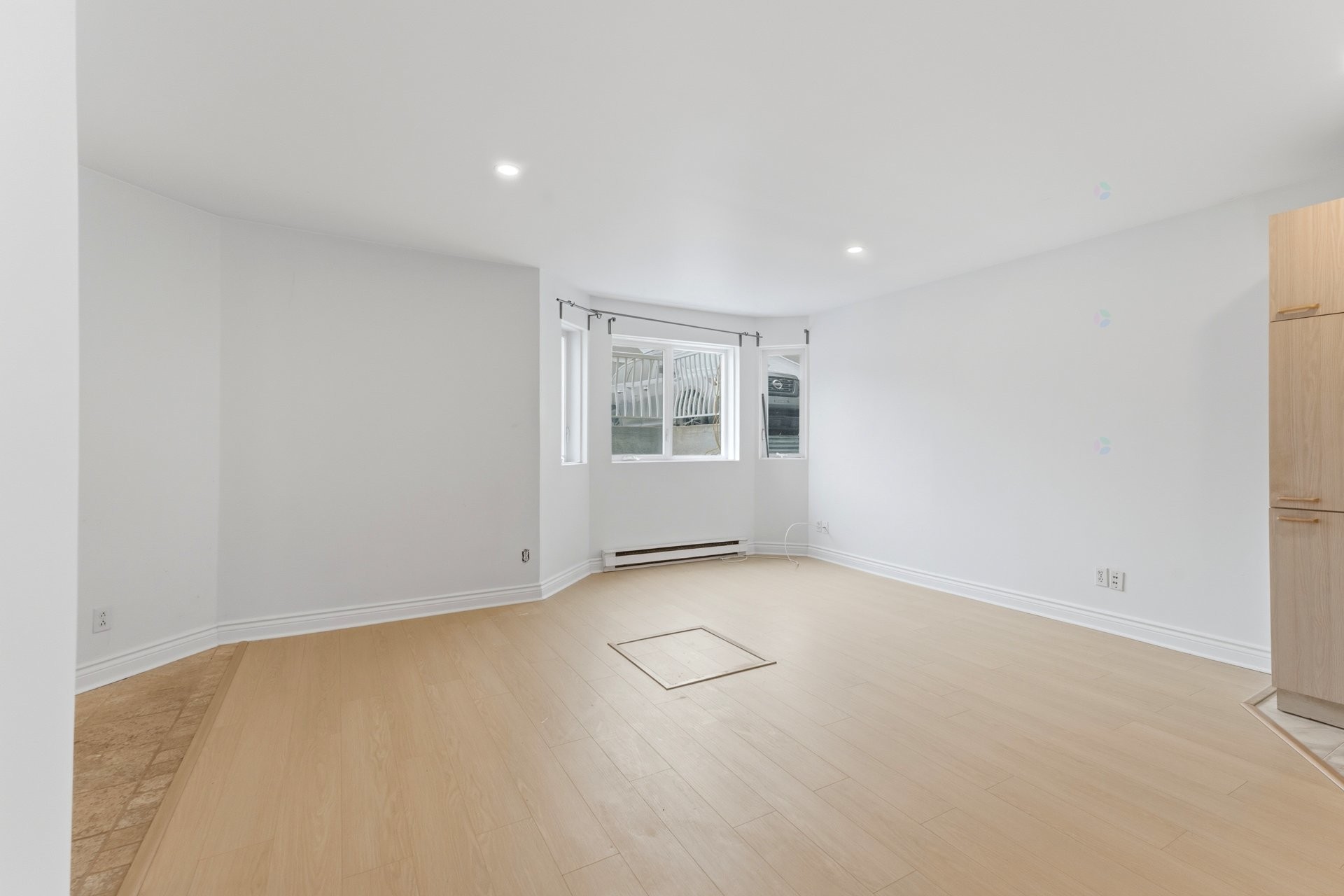 









3442

 - 3446


Rue Édith

,
Laval (Chomedey),




QC
H7P9Z7

