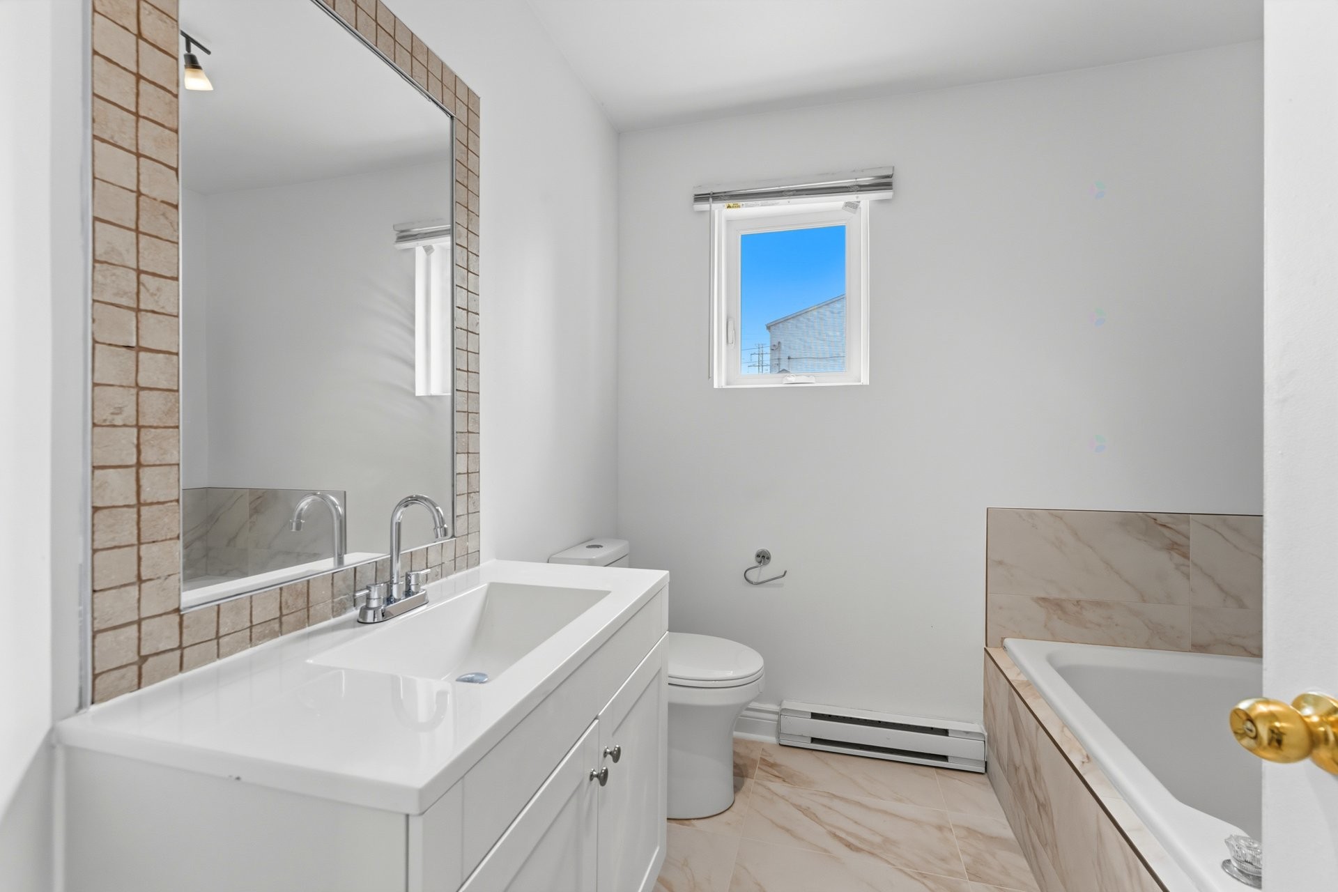 









3442

 - 3446


Rue Édith

,
Laval (Chomedey),




QC
H7P9Z7

