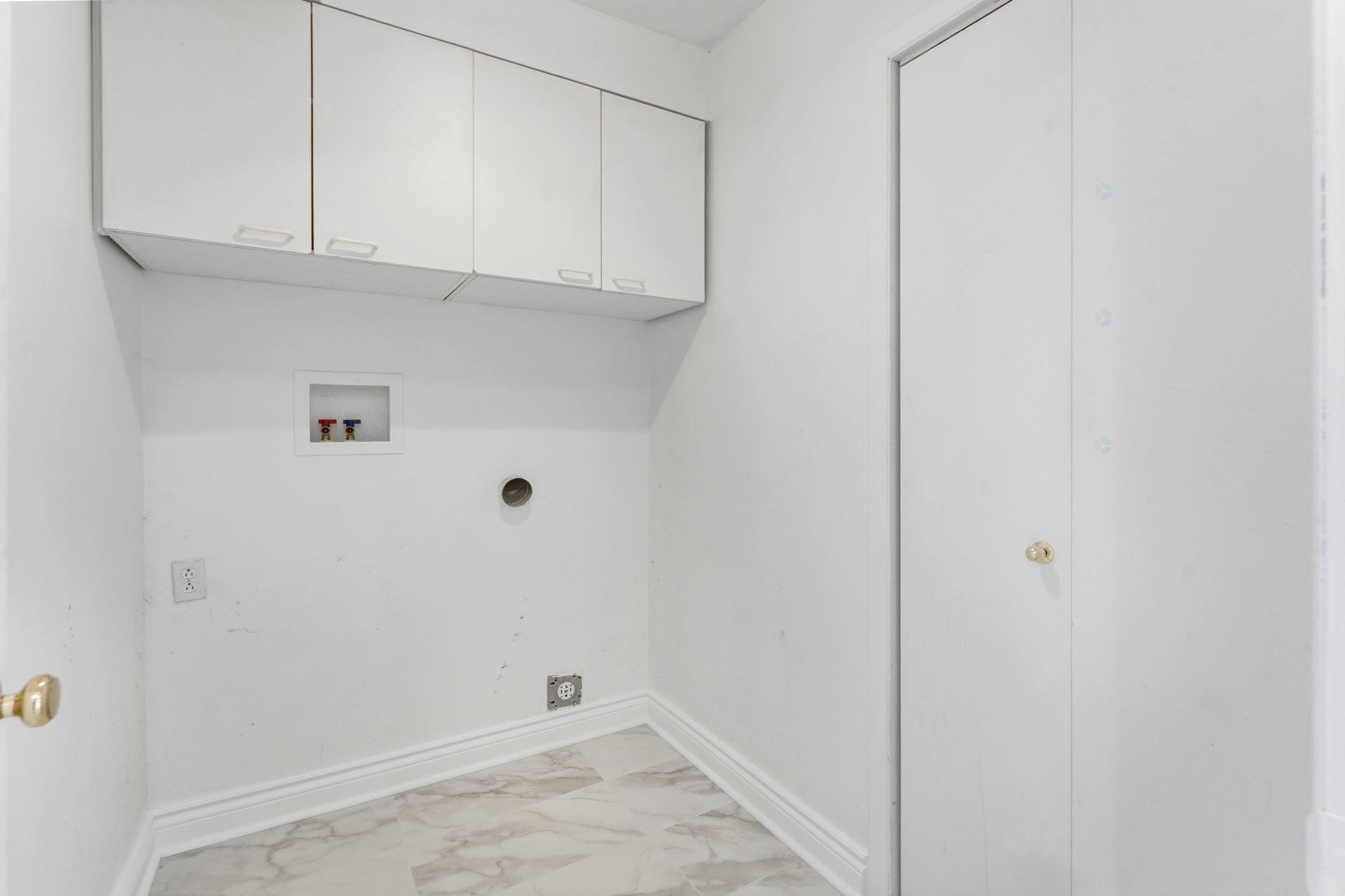 









3442

 - 3446


Rue Édith

,
Laval (Chomedey),




QC
H7P9Z7

