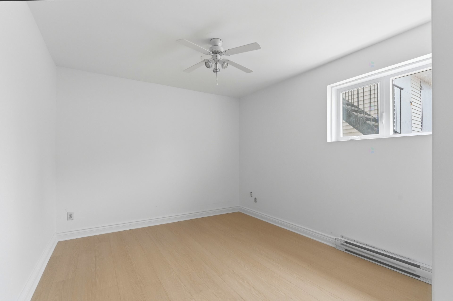 









3442

 - 3446


Rue Édith

,
Laval (Chomedey),




QC
H7P9Z7

