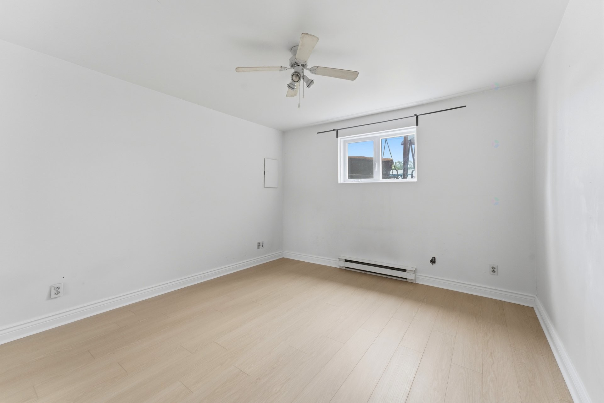 









3442

 - 3446


Rue Édith

,
Laval (Chomedey),




QC
H7P9Z7

