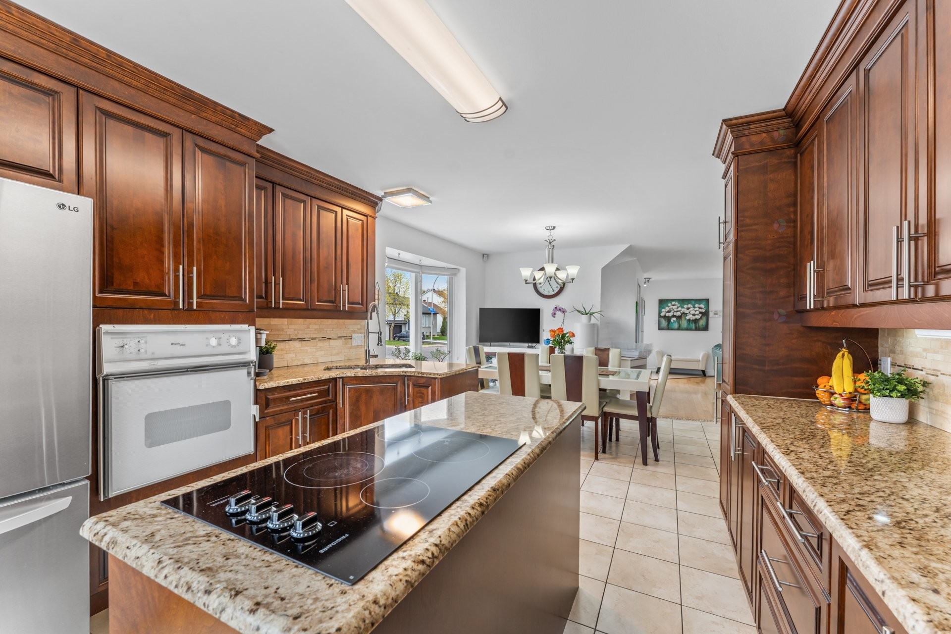 









3442

 - 3446


Rue Édith

,
Laval (Chomedey),




QC
H7P9Z7


