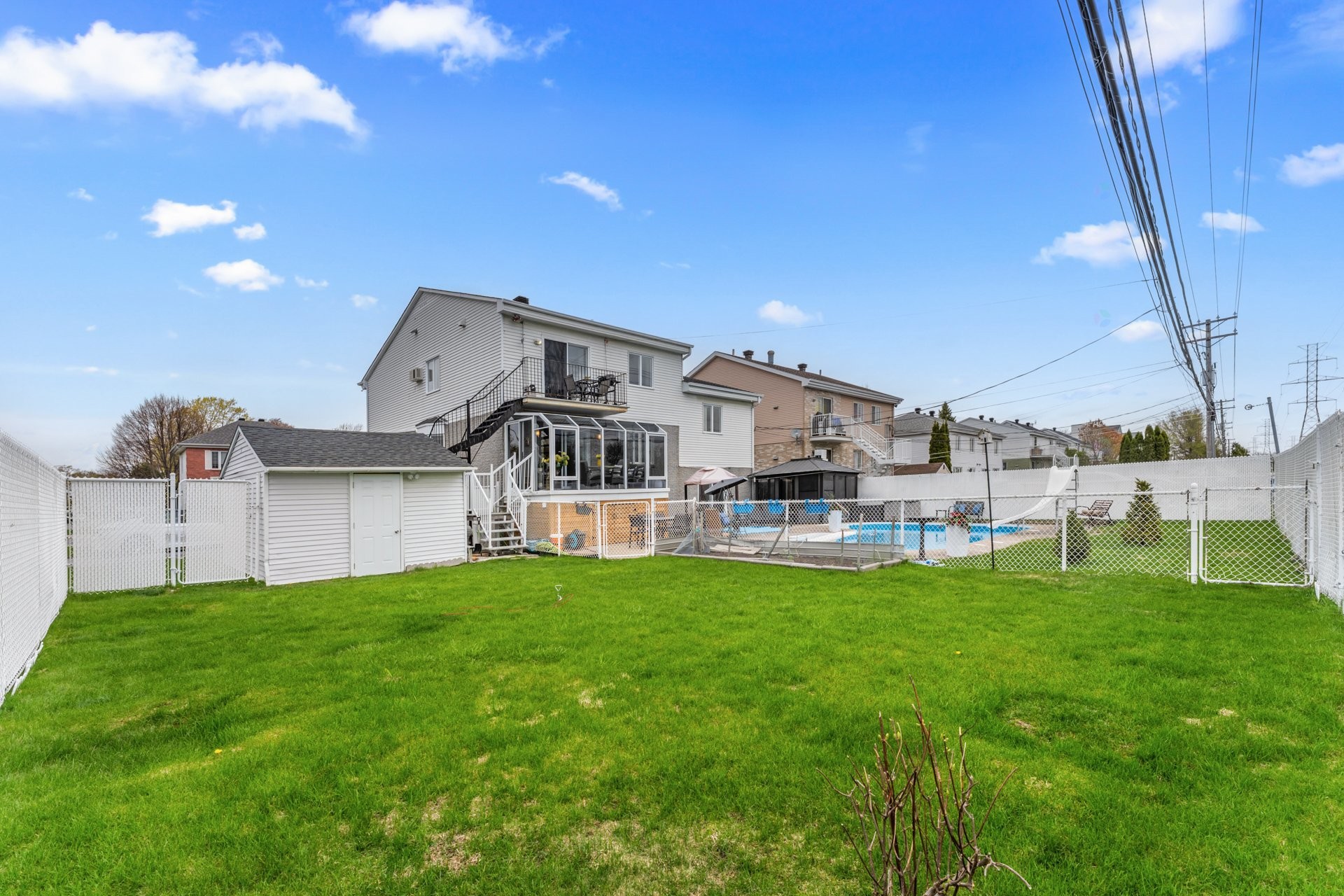 









3442

 - 3446


Rue Édith

,
Laval (Chomedey),




QC
H7P9Z7


