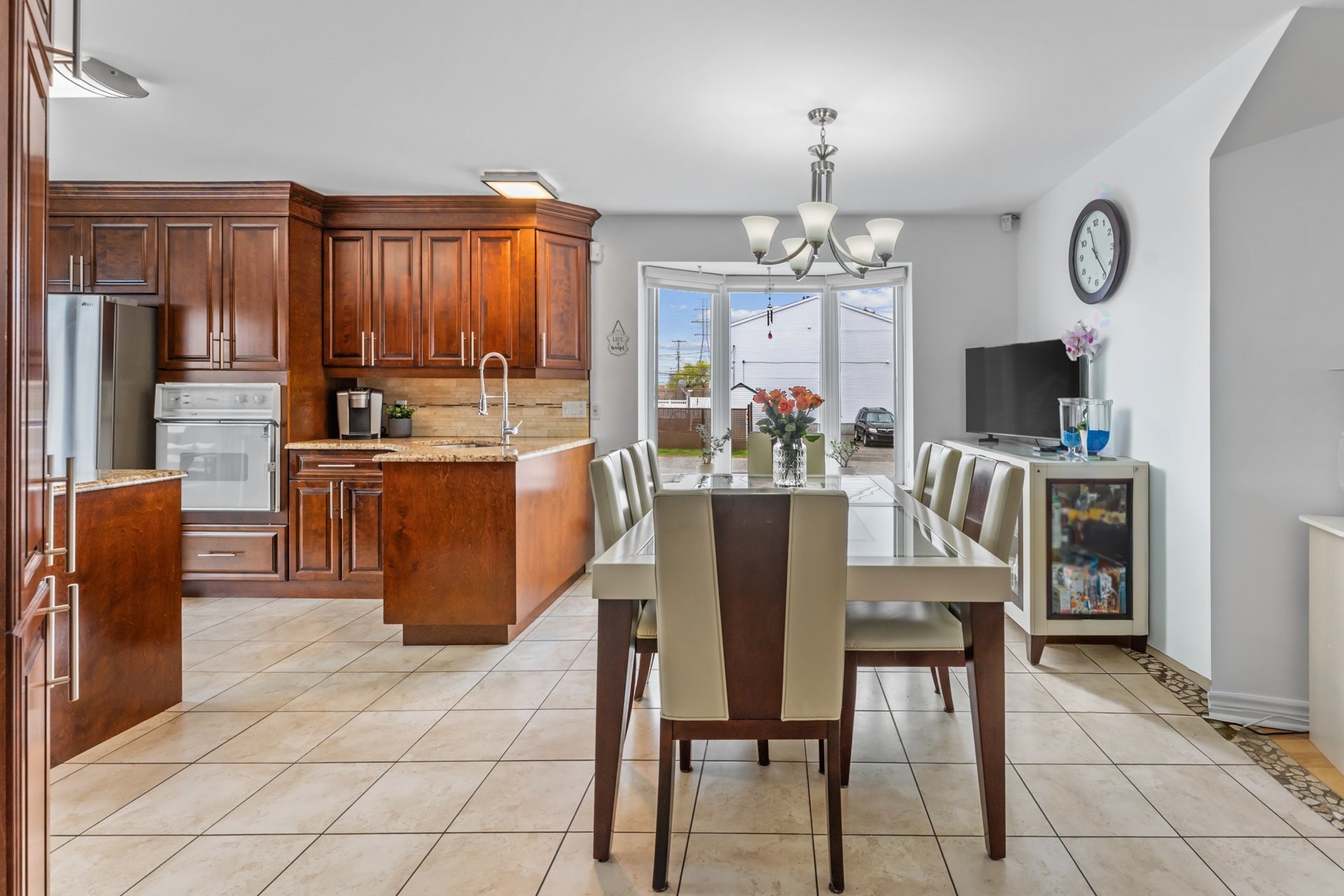 









3442

 - 3446


Rue Édith

,
Laval (Chomedey),




QC
H7P9Z7

